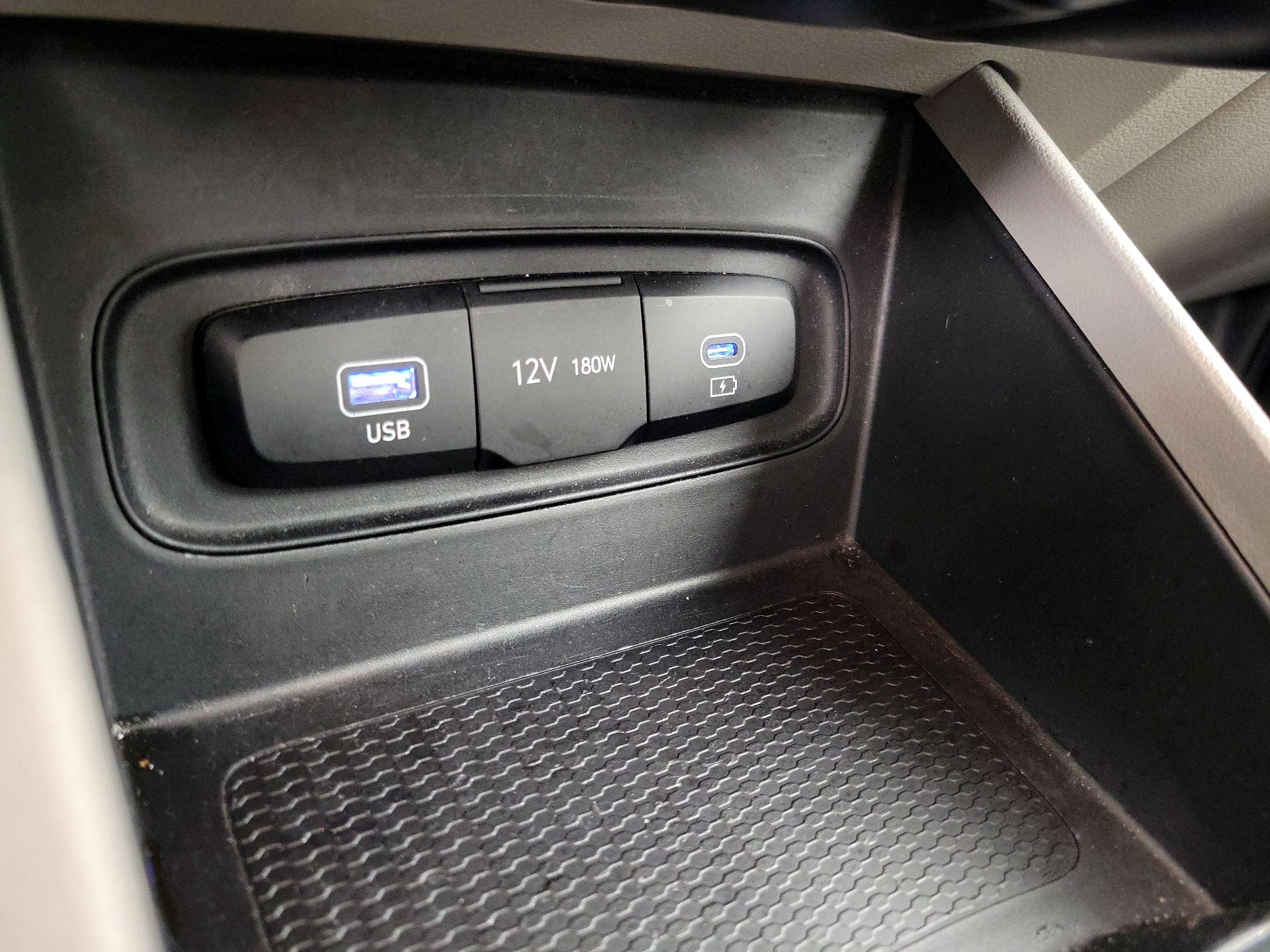 Thumbnail: 2023 Hyundai Venue - 18