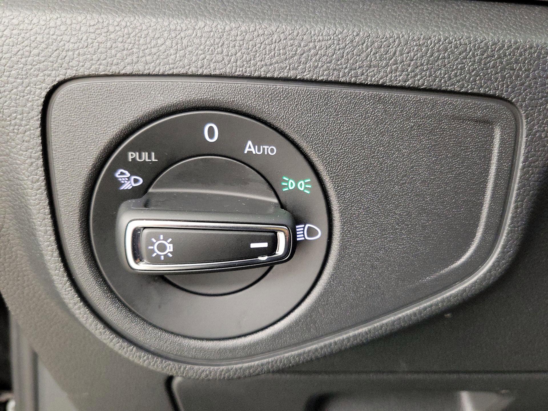 Thumbnail: 2023 Volkswagen Atlas - 13