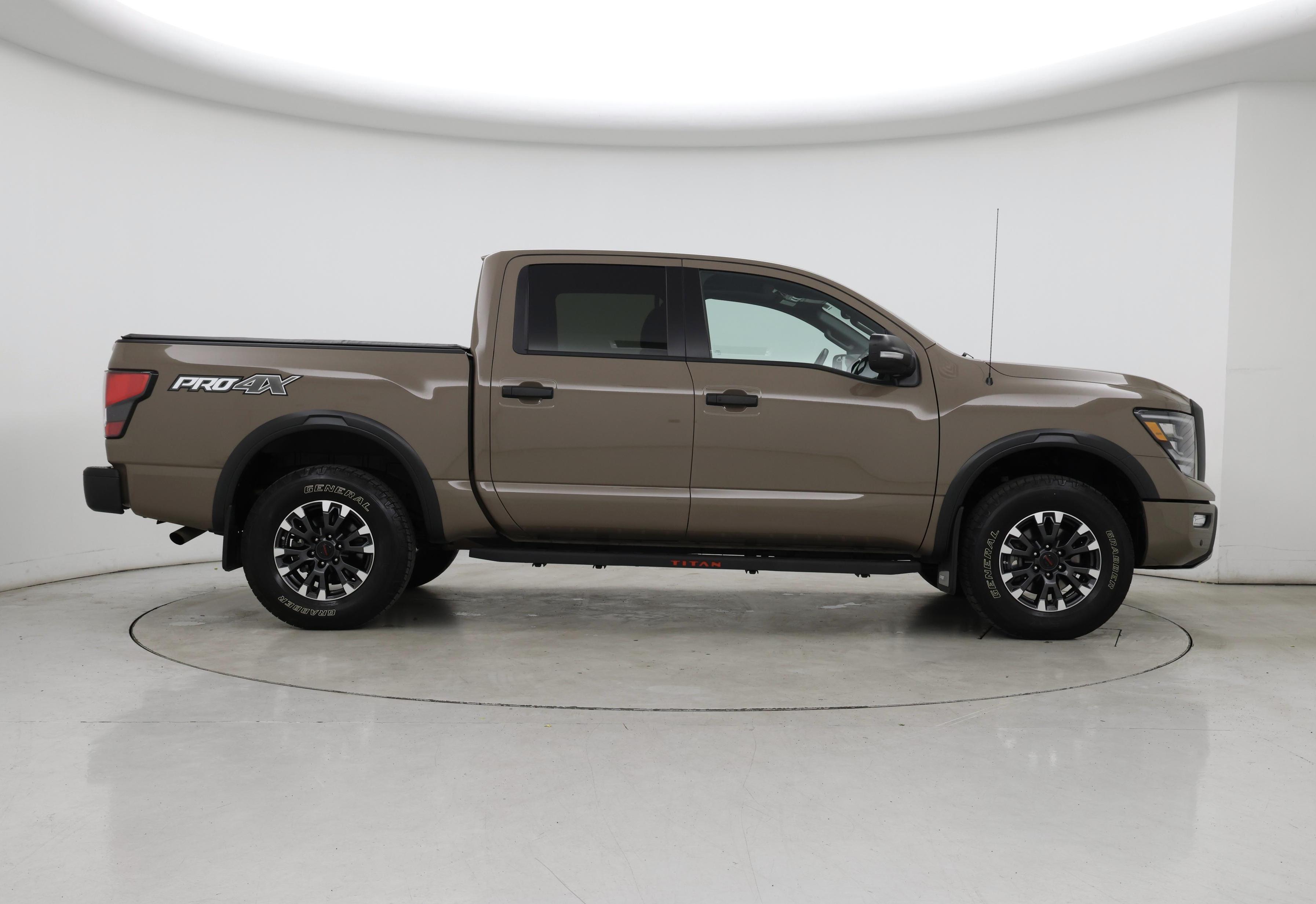 Thumbnail: 2021 Nissan Titan - 7