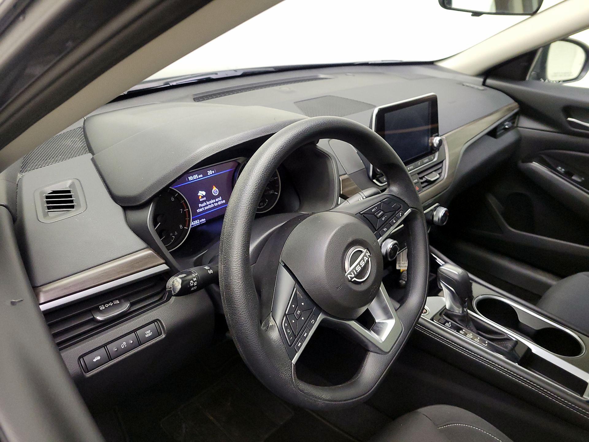 Thumbnail: 2023 Nissan Altima - 9