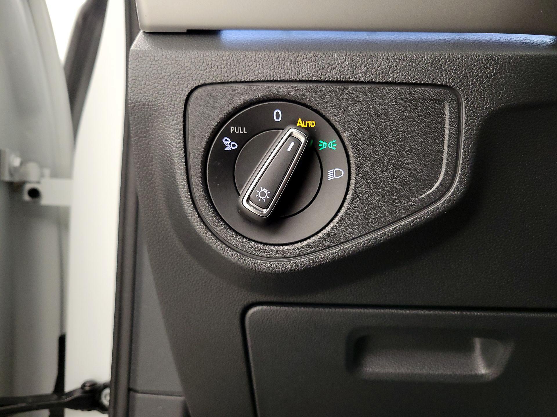 Thumbnail: 2022 Volkswagen Atlas - 13