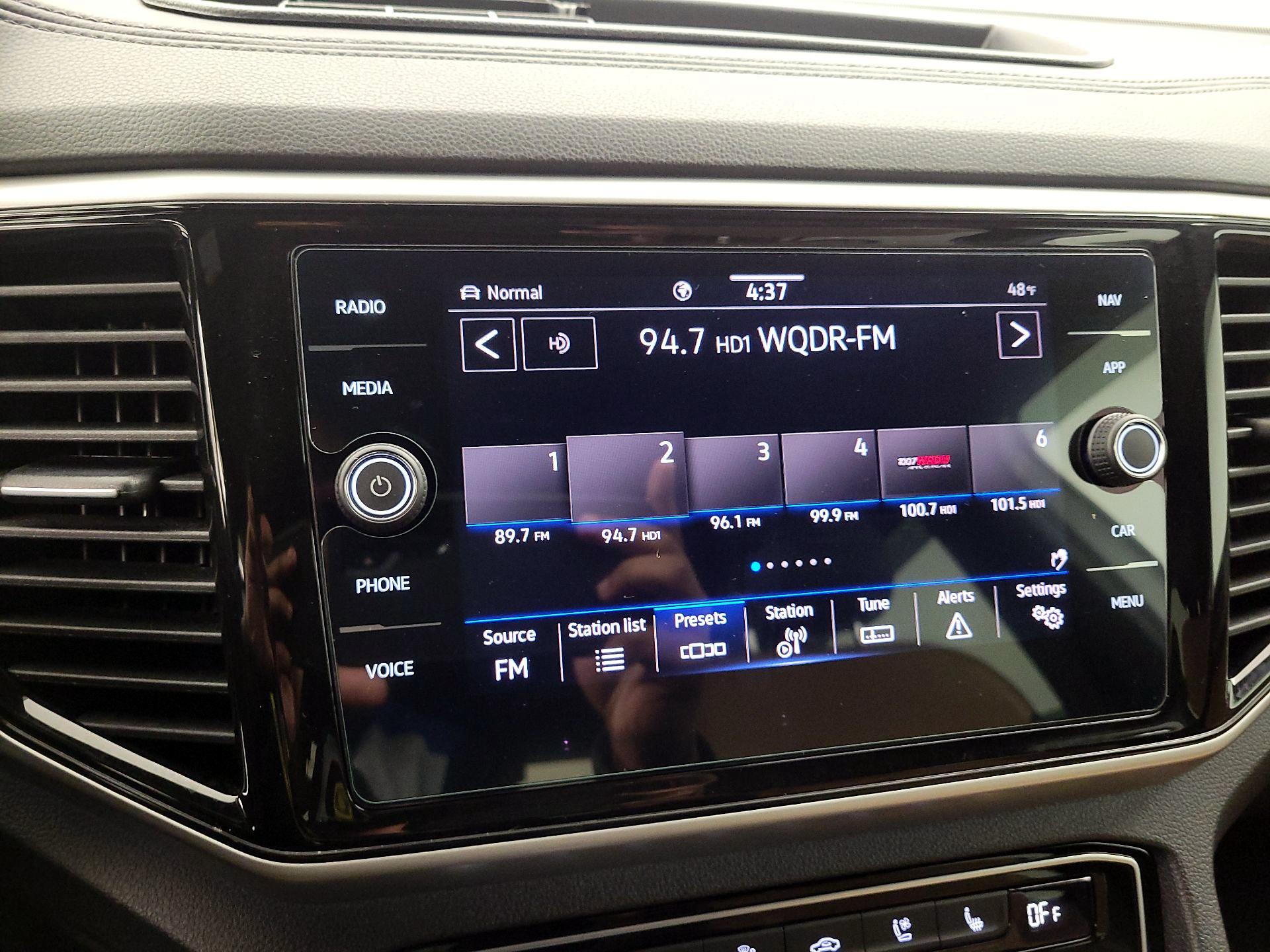 Thumbnail: 2022 Volkswagen Atlas - 16