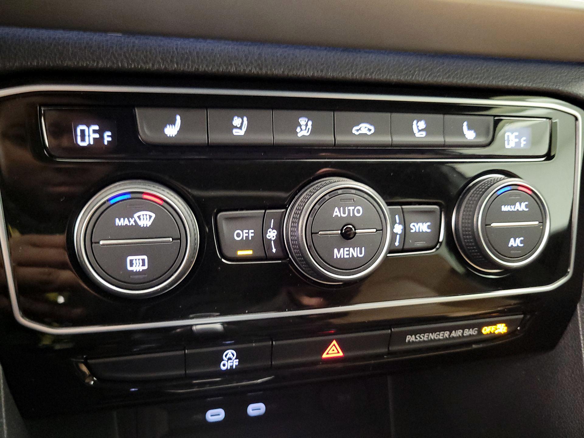 Thumbnail: 2022 Volkswagen Atlas - 17