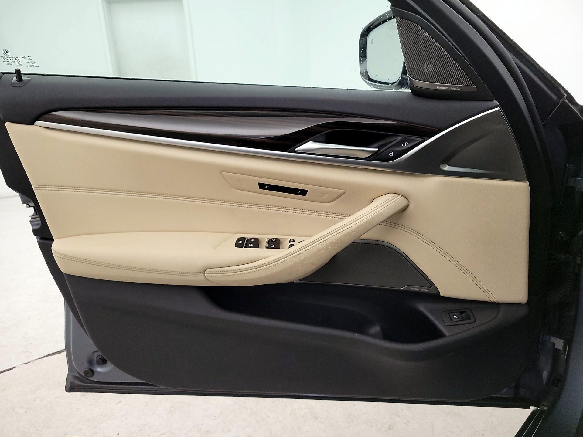 Thumbnail: 2021 BMW 5 Series - 12