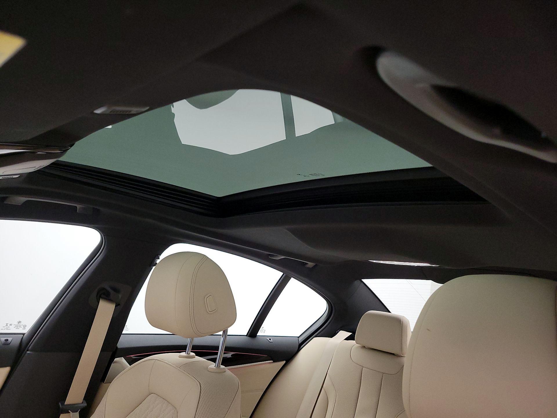 Thumbnail: 2021 BMW 5 Series - 19