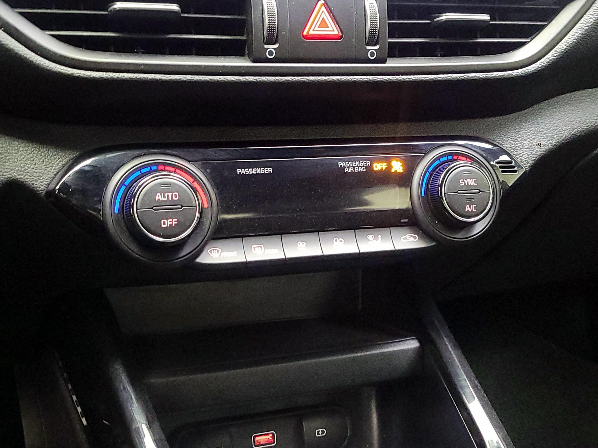 Thumbnail: 2023 Kia Forte - 17