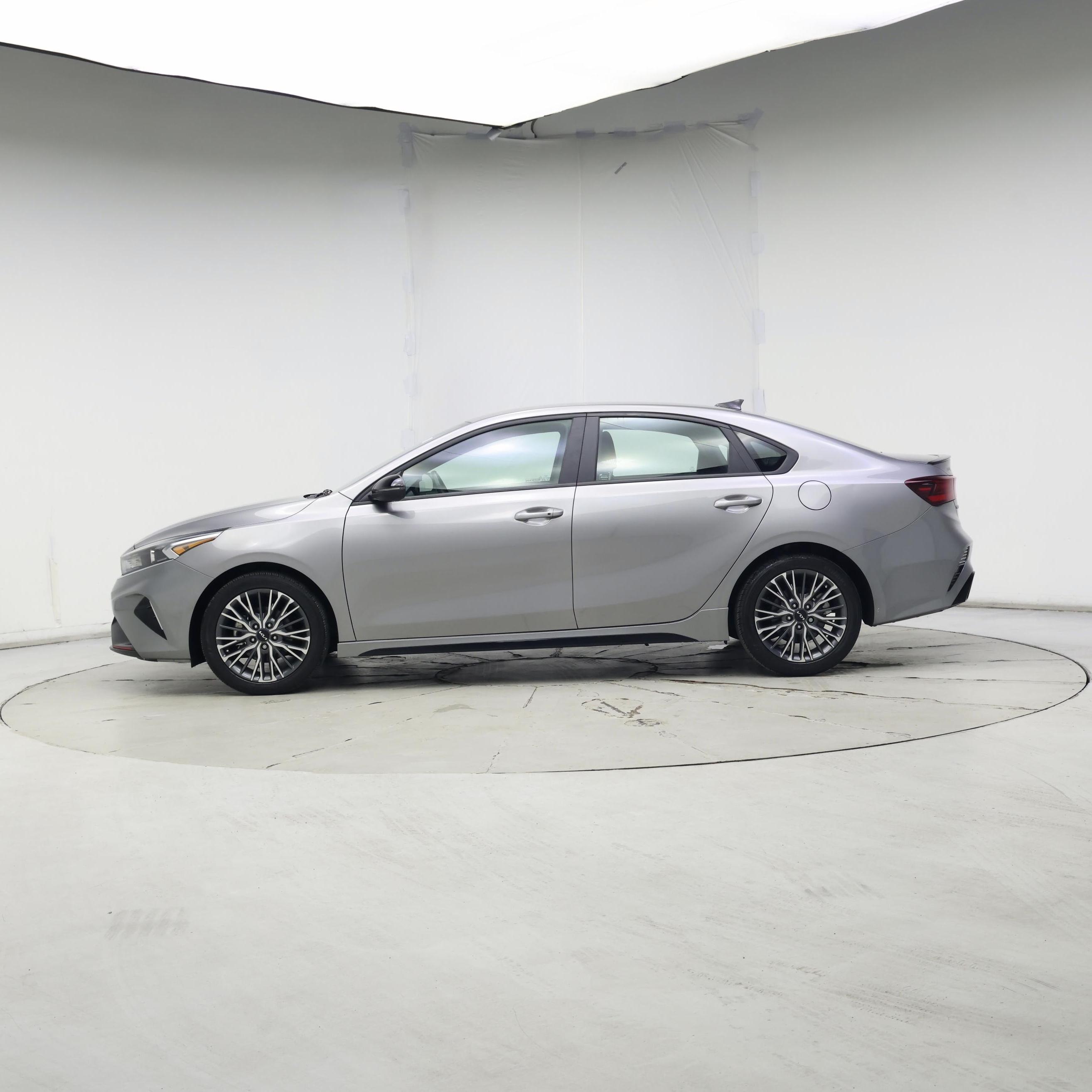 Thumbnail: 2023 Kia Forte - 3