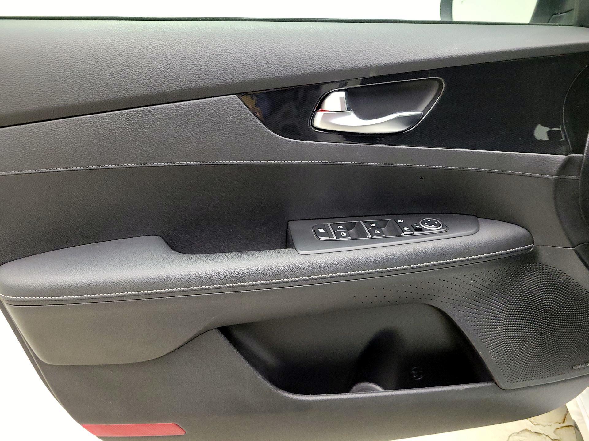 Thumbnail: 2023 Kia Forte - 12