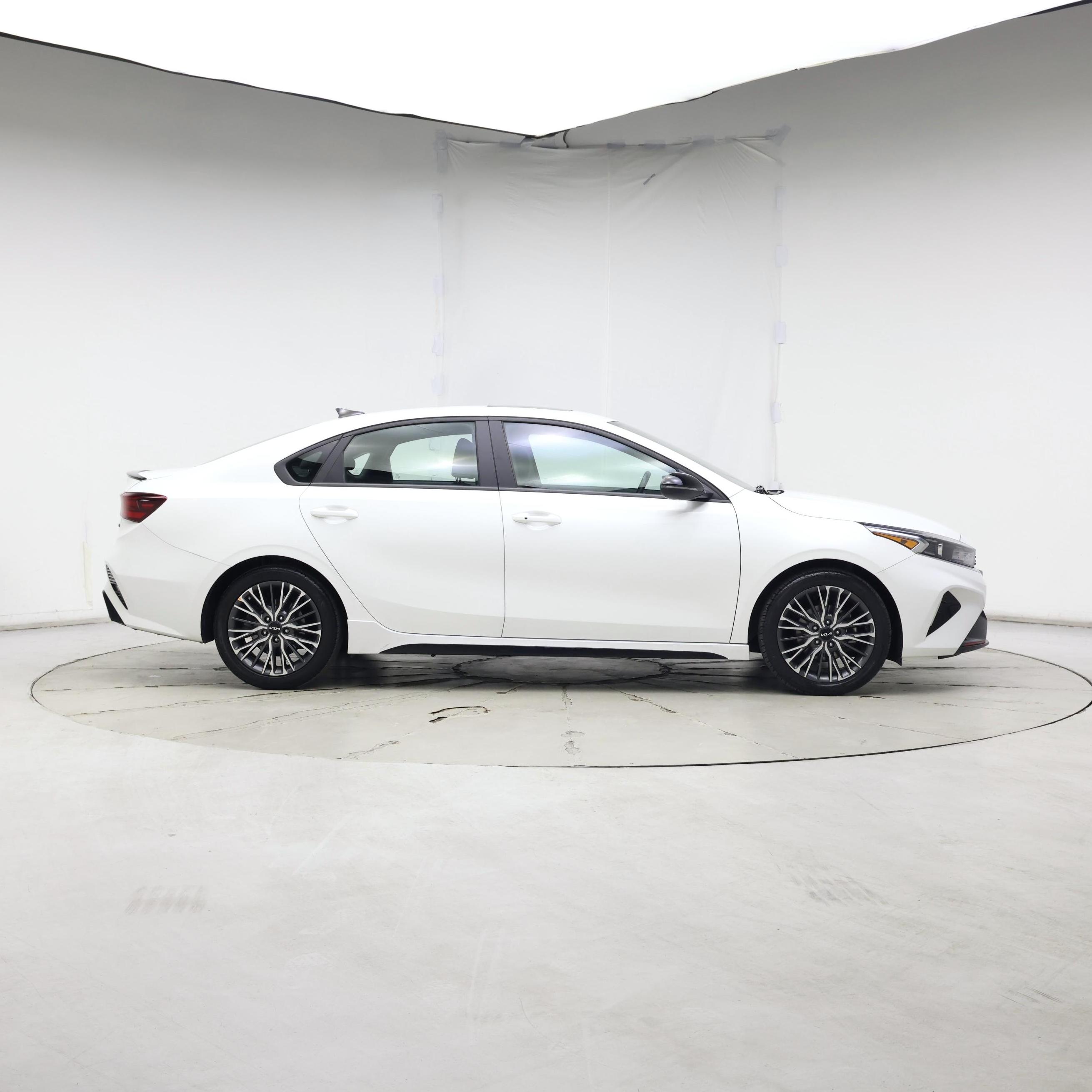 Thumbnail: 2023 Kia Forte - 7