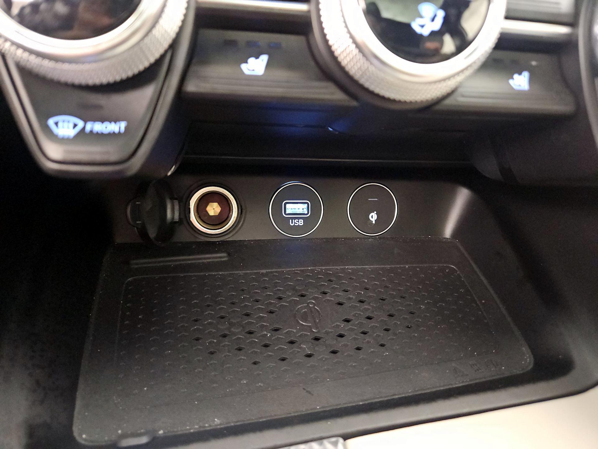 Thumbnail: 2023 Genesis G70 - 19