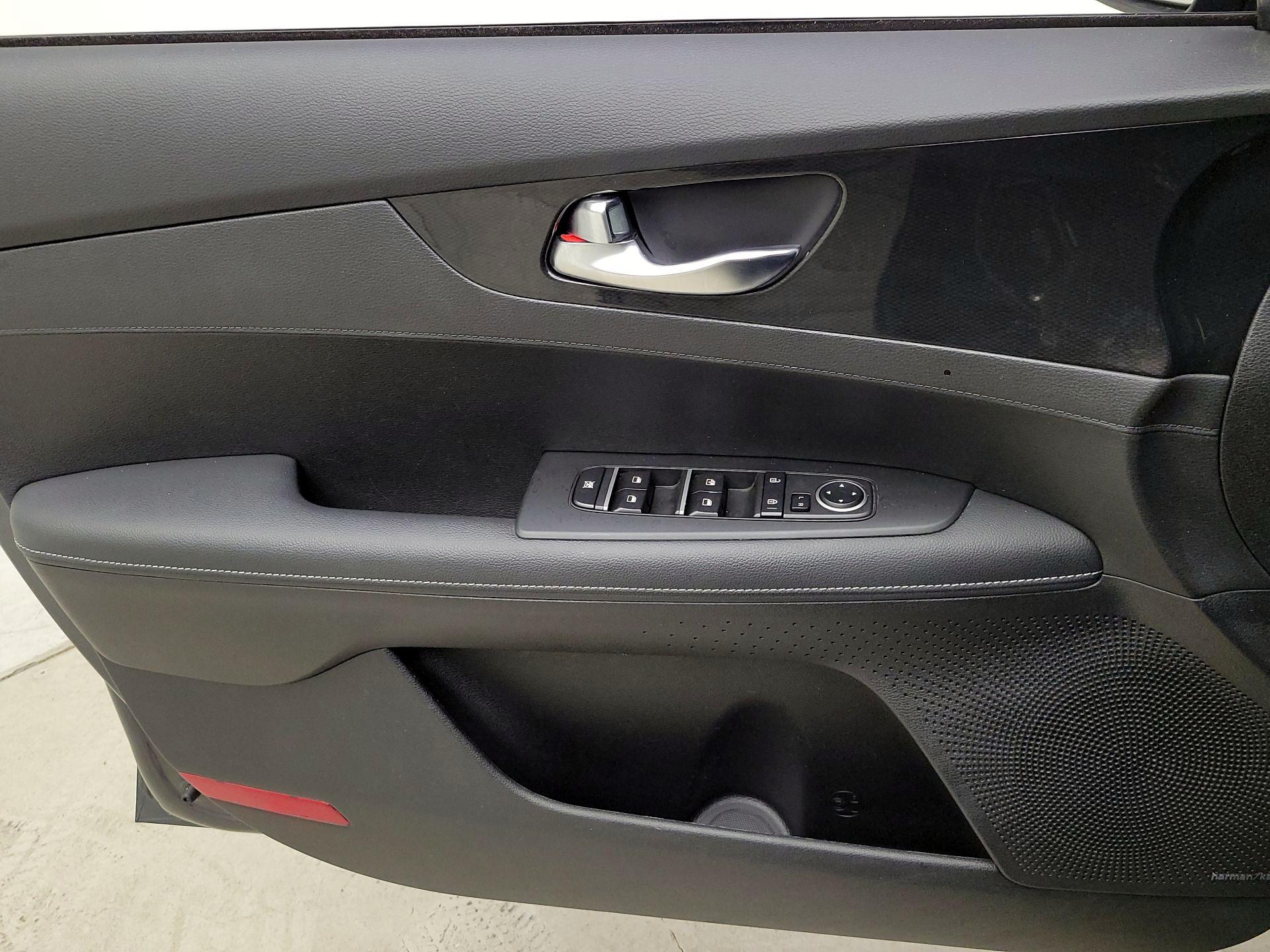 Thumbnail: 2023 Kia Forte - 12