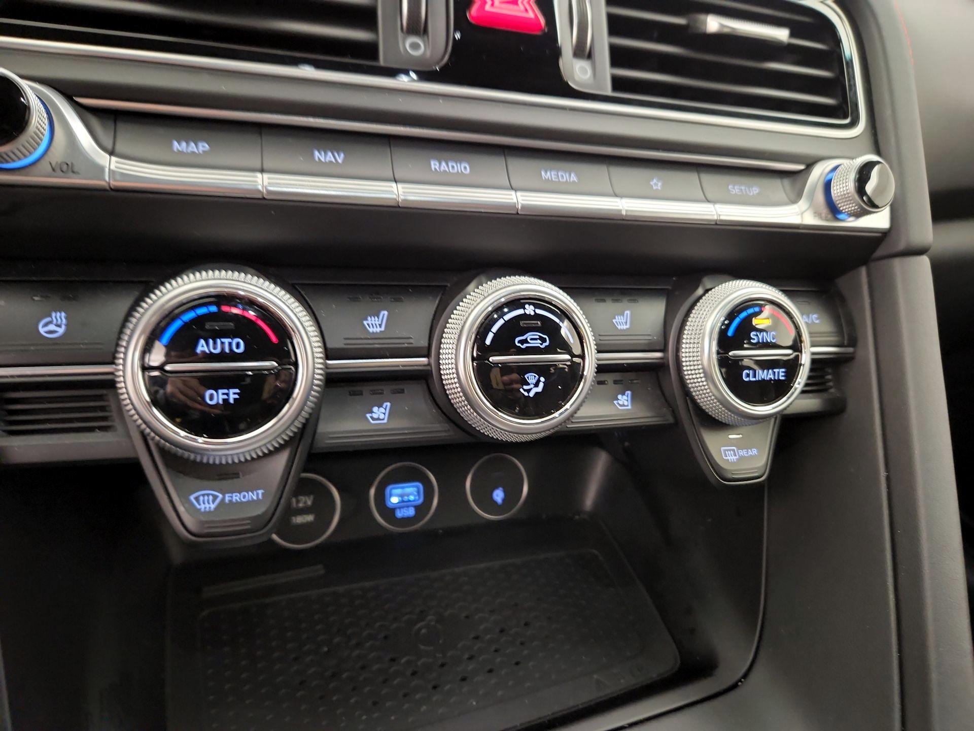 Thumbnail: 2023 Genesis G70 - 17