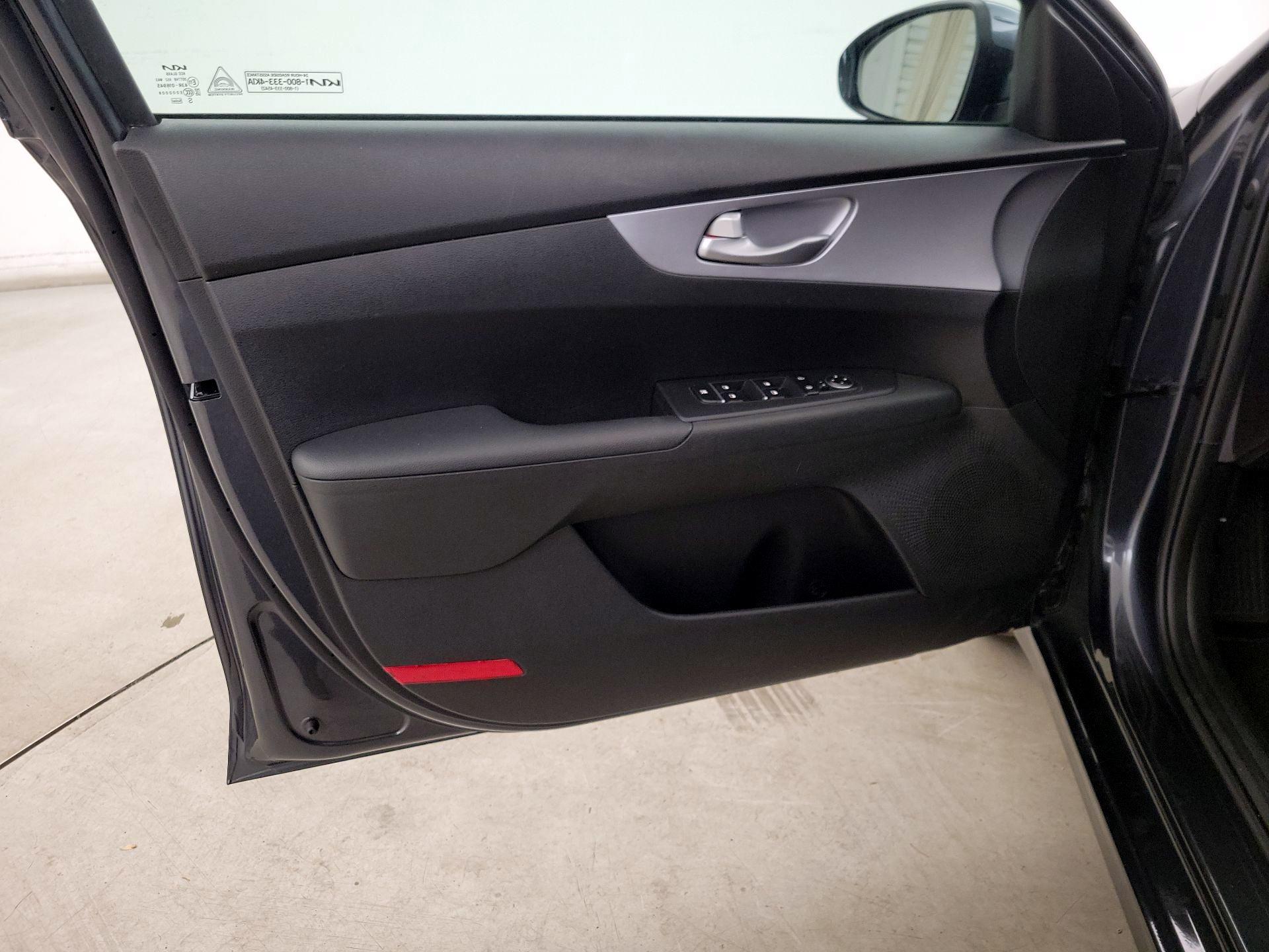 Thumbnail: 2023 Kia Forte - 12