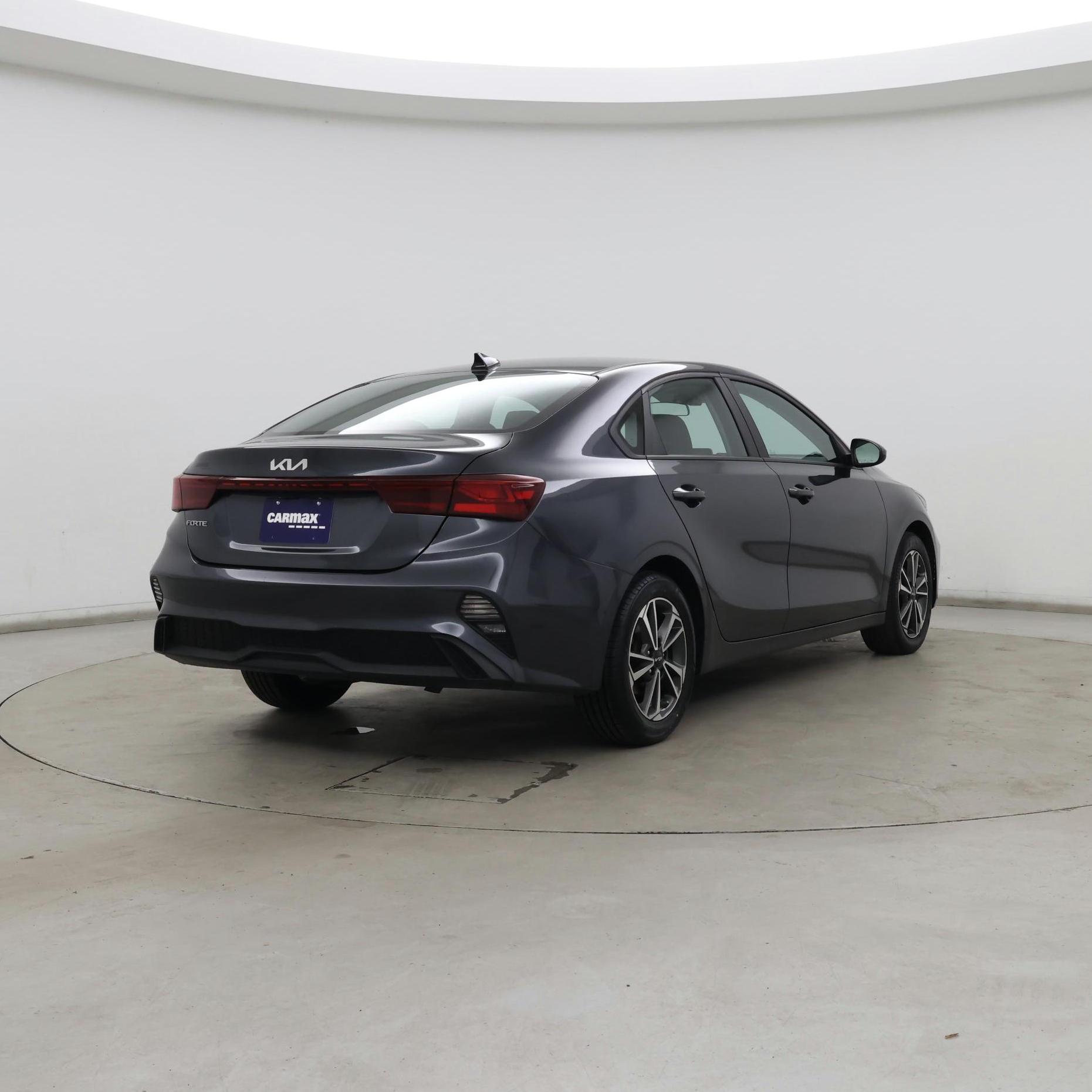 Thumbnail: 2023 Kia Forte - 8