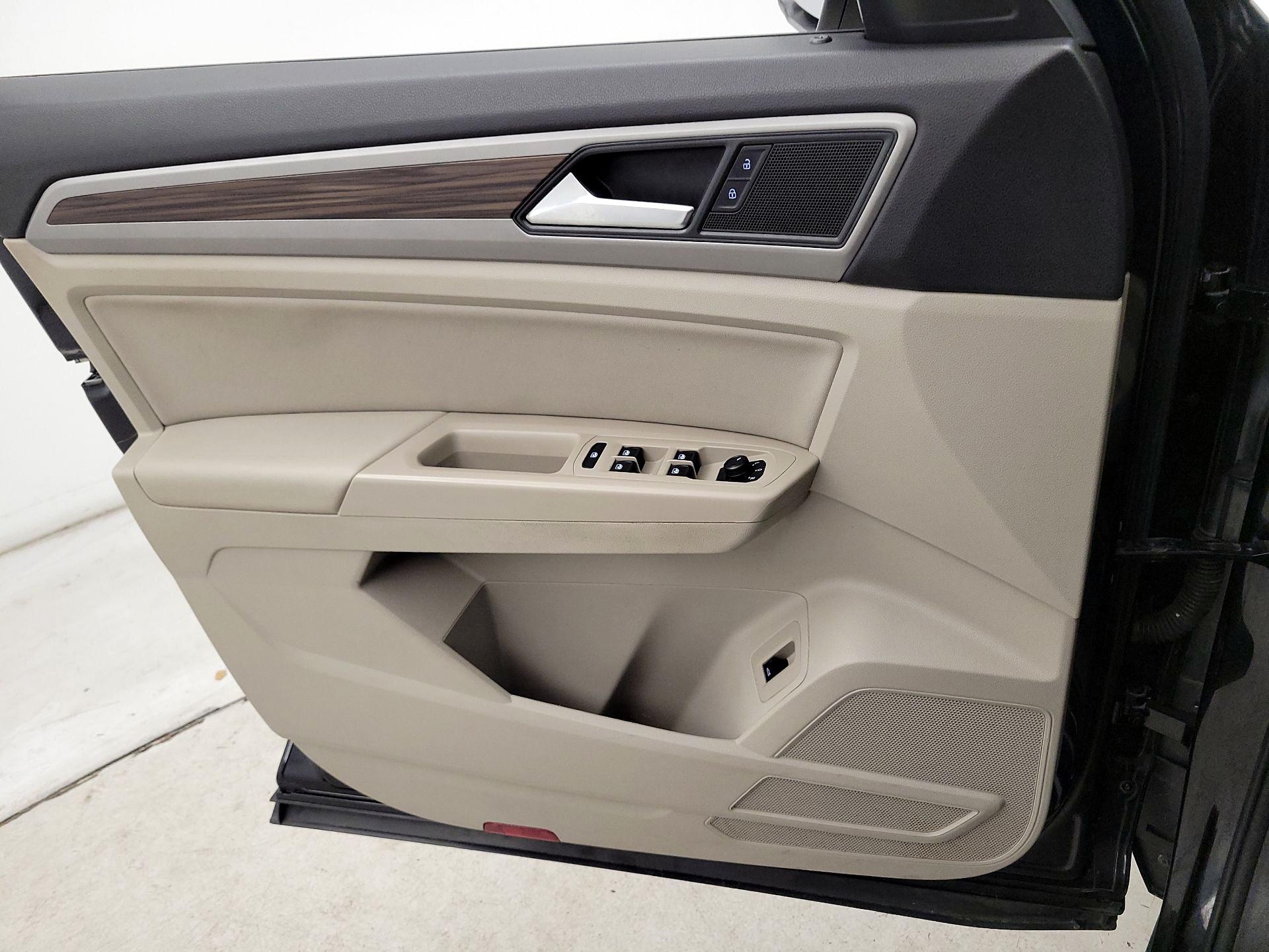 Thumbnail: 2021 Volkswagen Atlas - 12