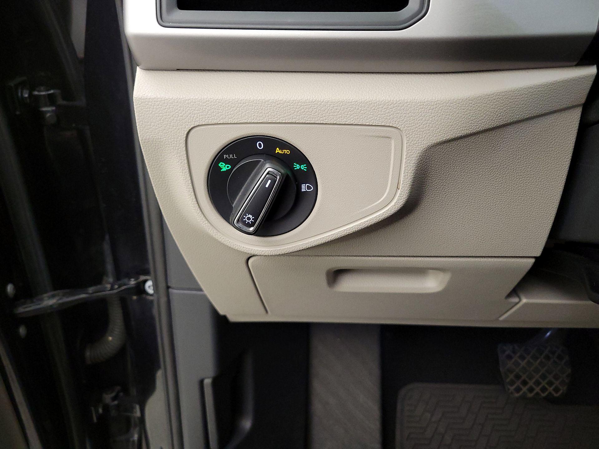 Thumbnail: 2021 Volkswagen Atlas - 13