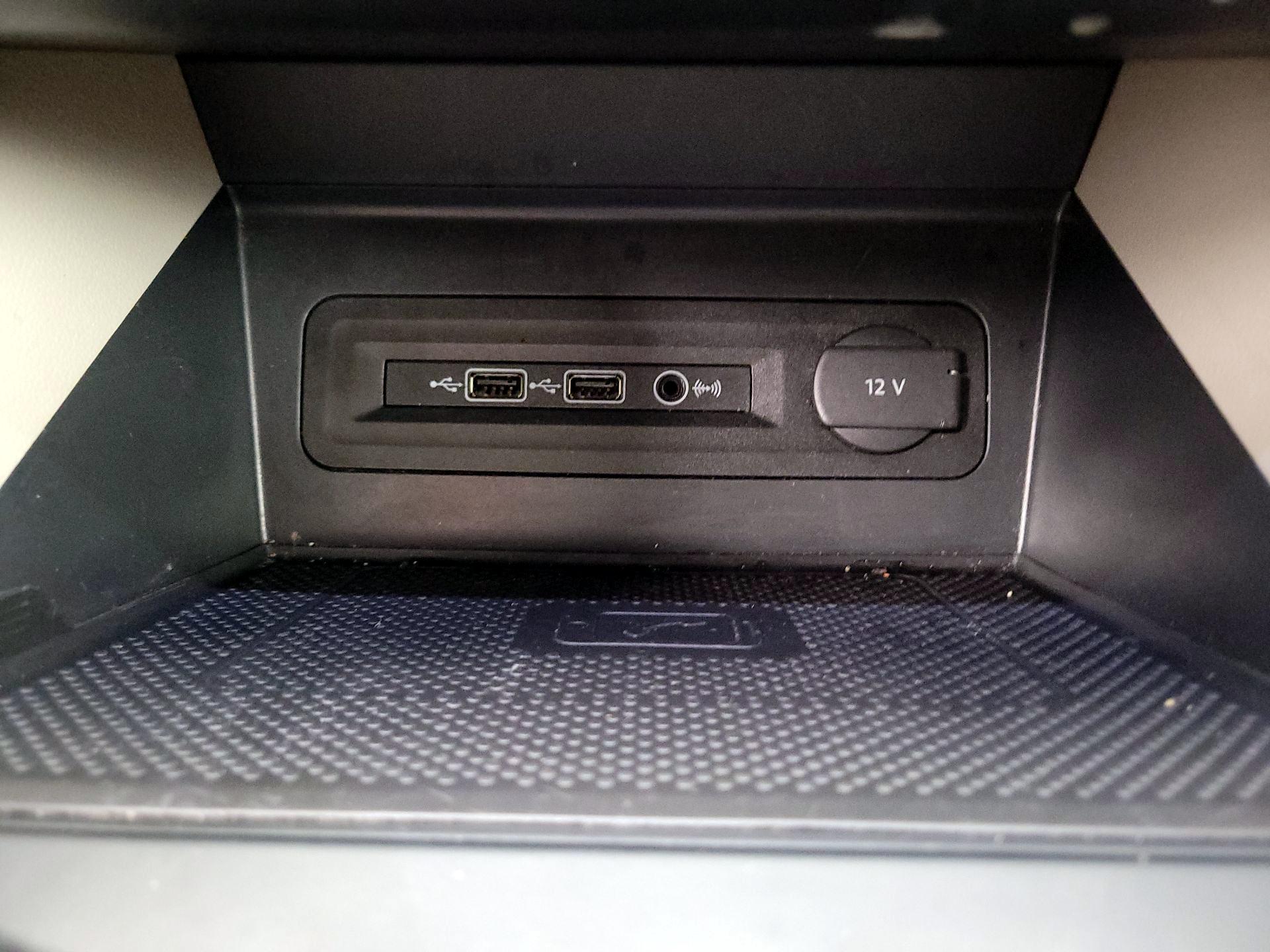 Thumbnail: 2021 Volkswagen Atlas - 18