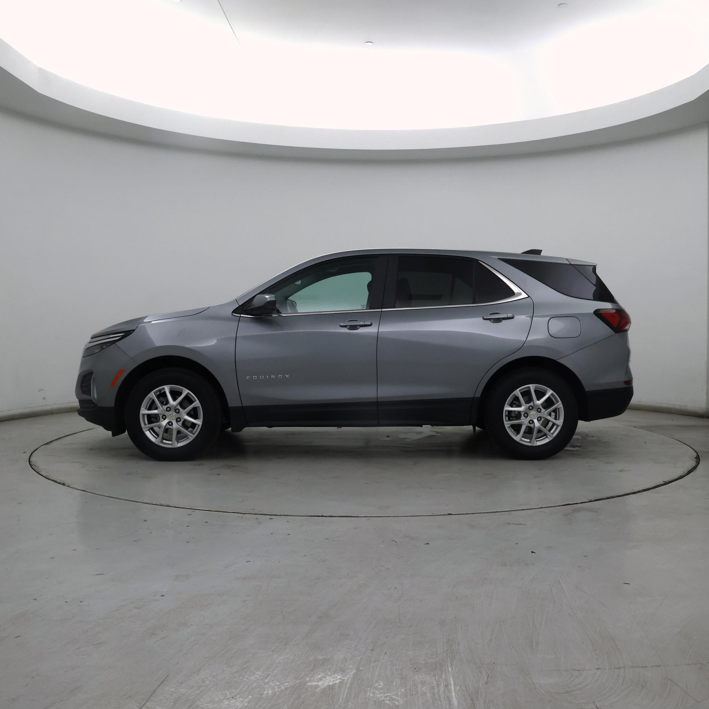 Thumbnail: 2023 Chevrolet Equinox - 3