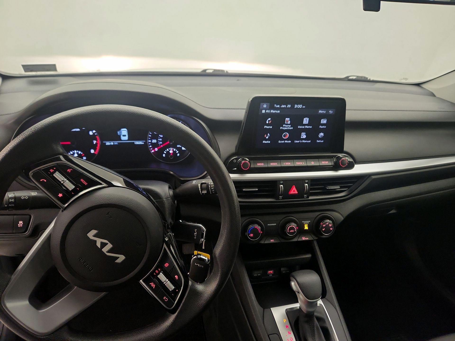 Thumbnail: 2022 Kia Forte - 9