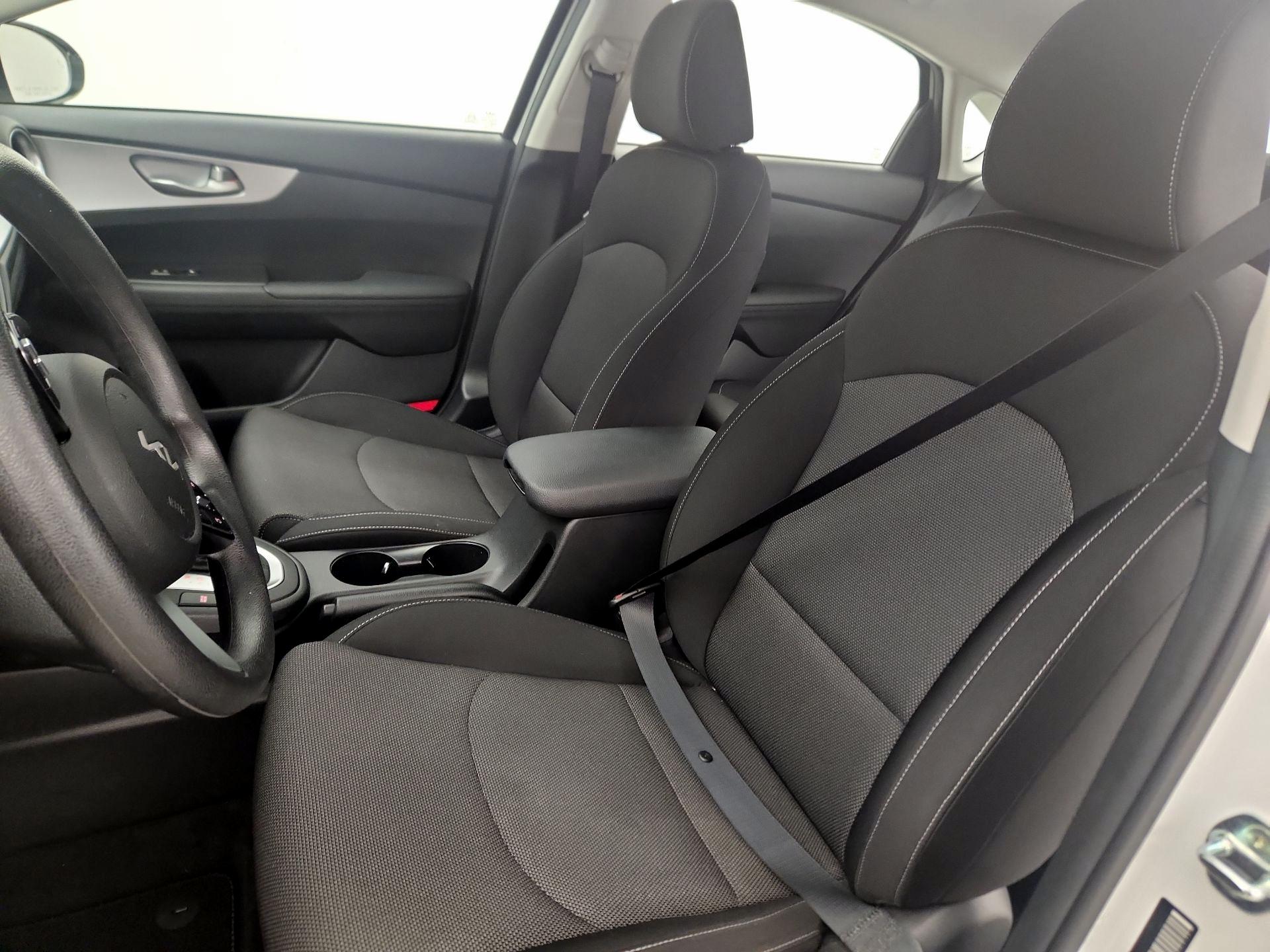 Thumbnail: 2022 Kia Forte - 11