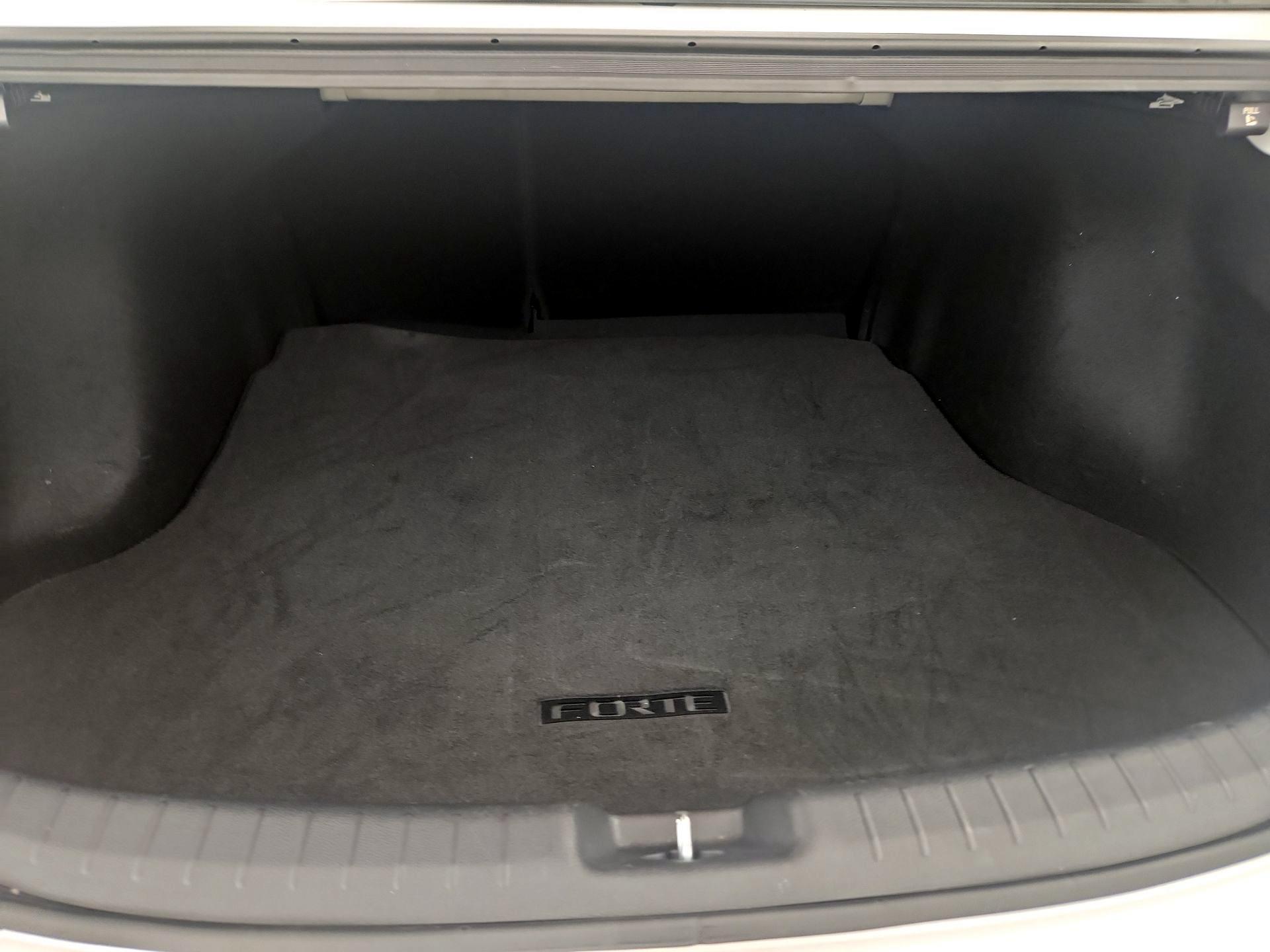 Thumbnail: 2022 Kia Forte - 20