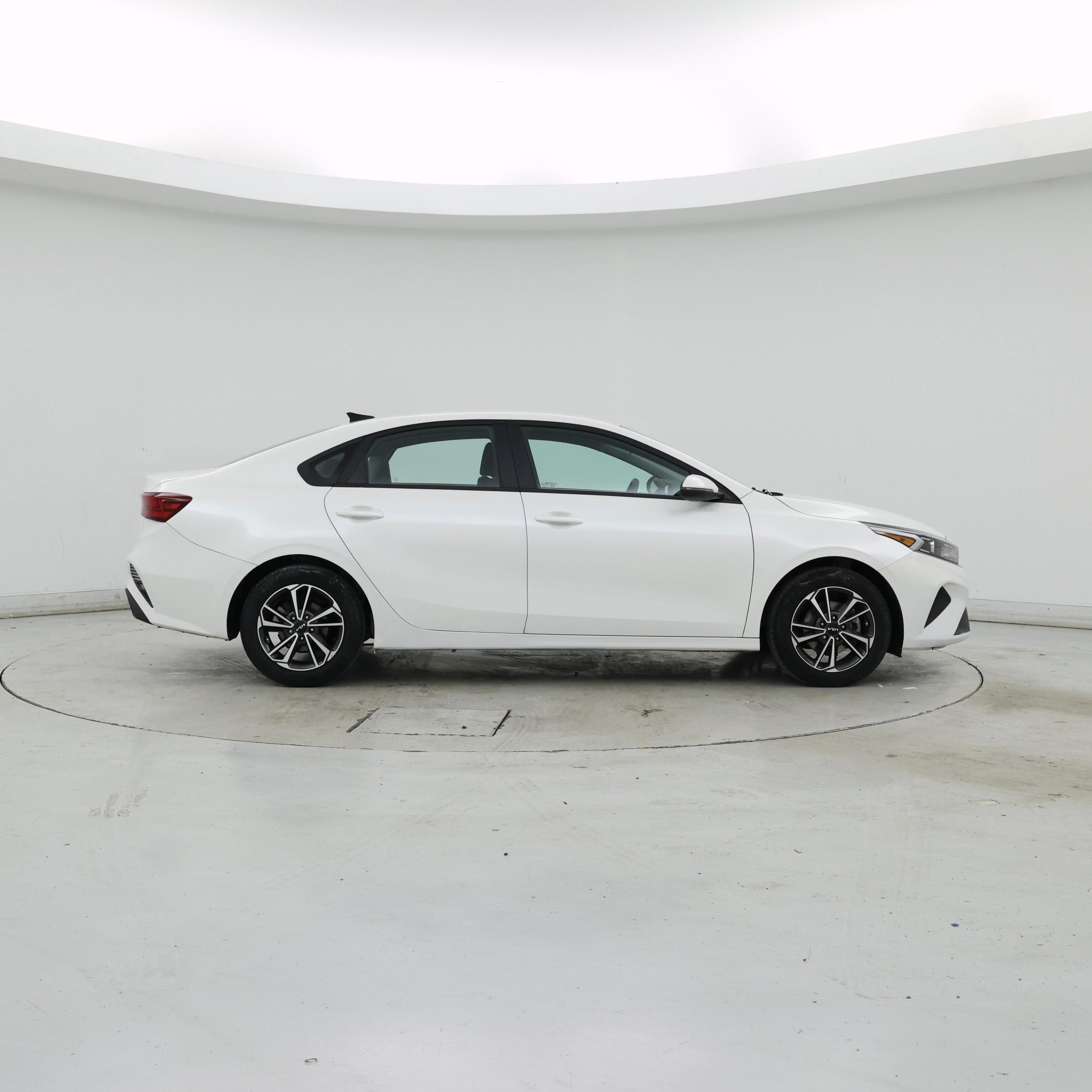 Thumbnail: 2022 Kia Forte - 7