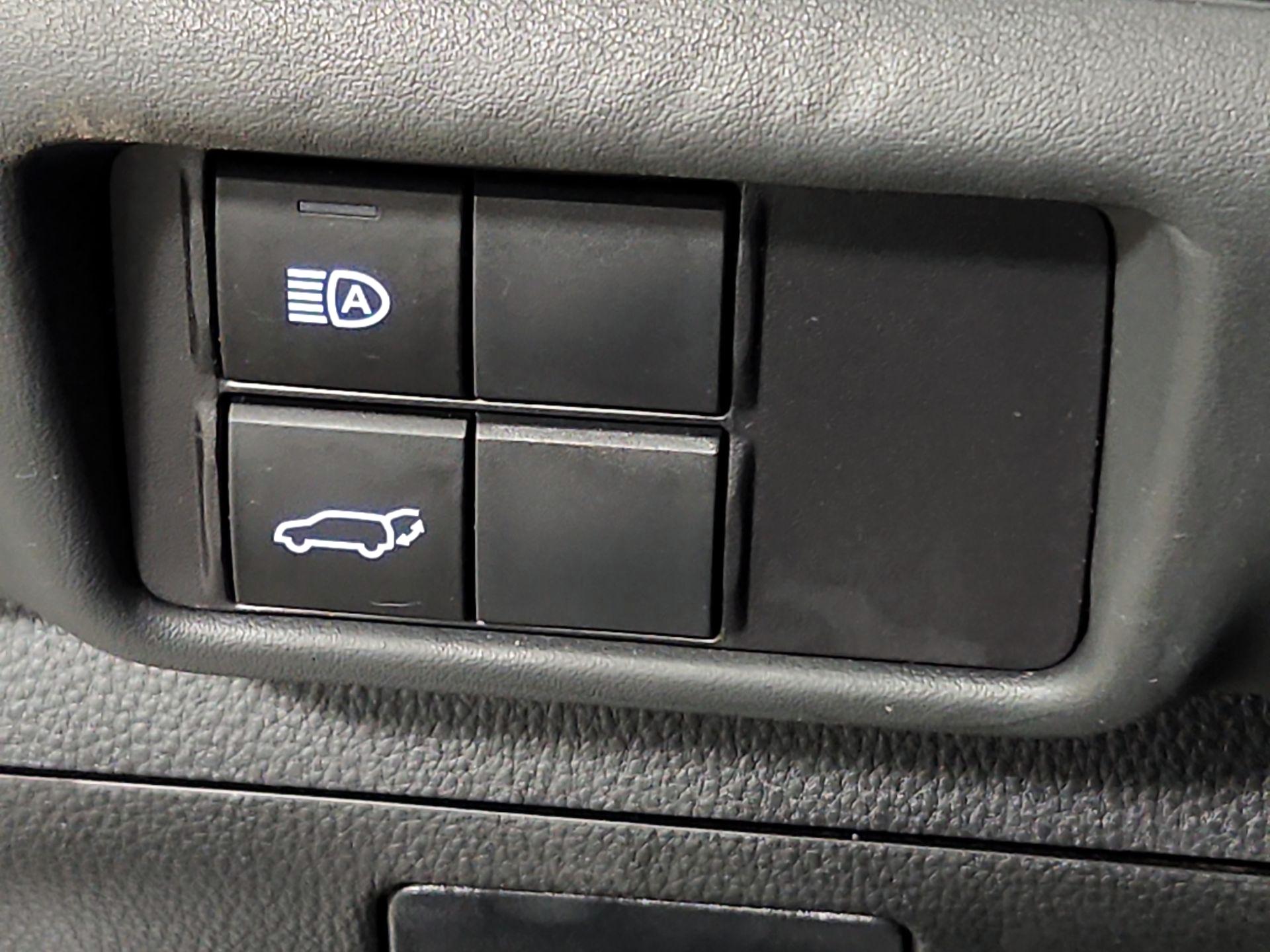 Thumbnail: 2022 Toyota Highlander - 11