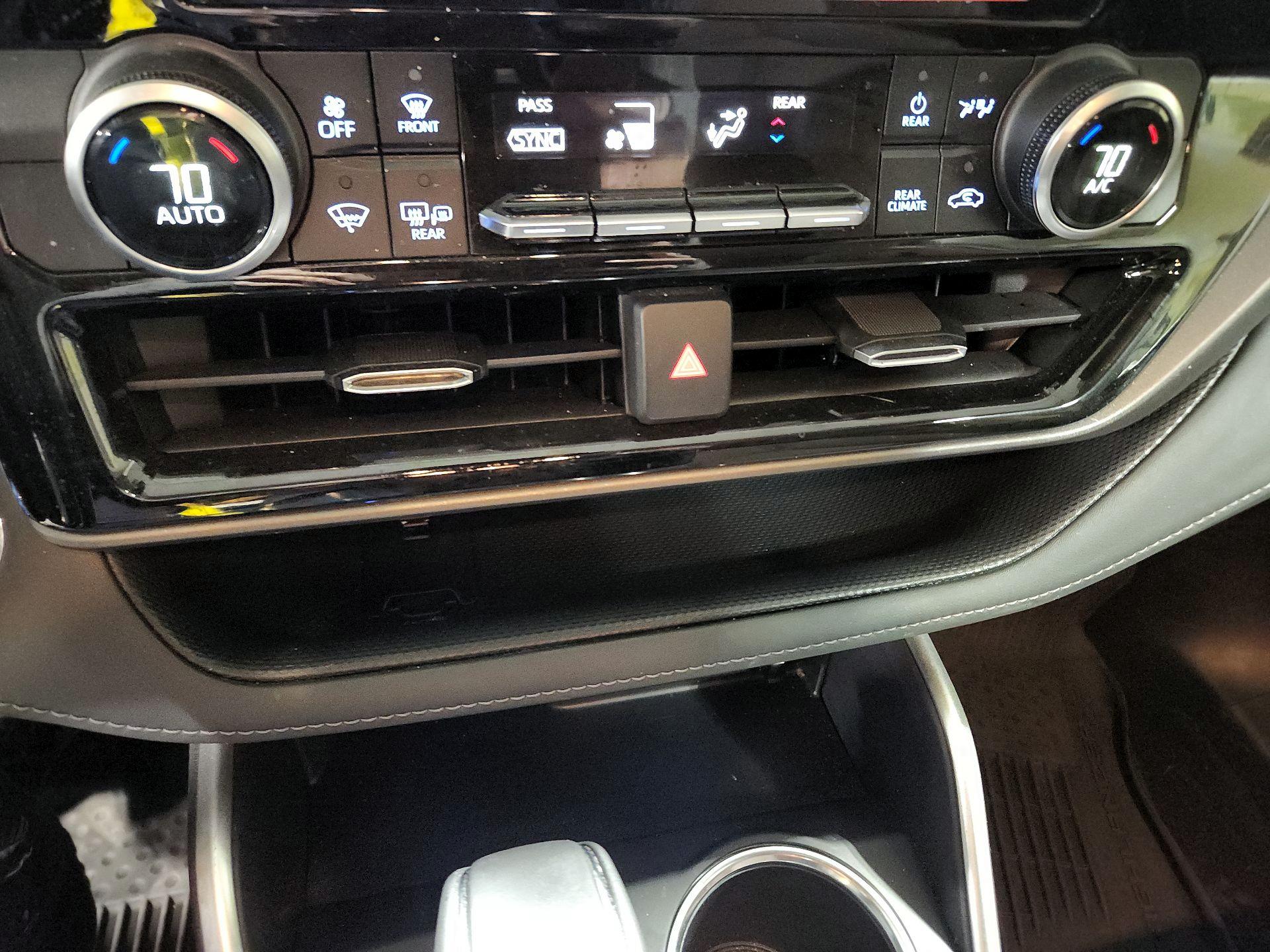 Thumbnail: 2022 Toyota Highlander - 15