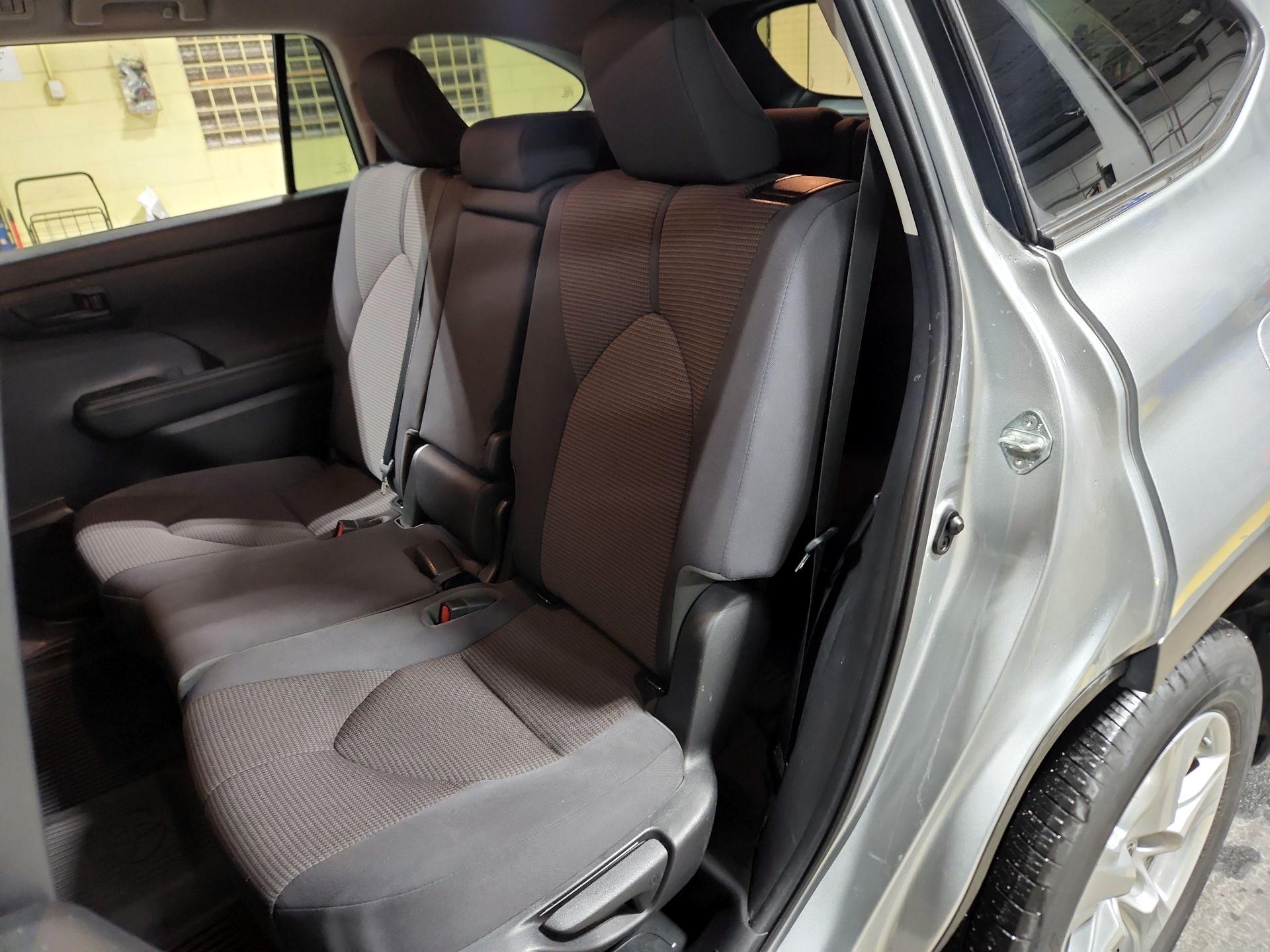 Thumbnail: 2022 Toyota Highlander - 18