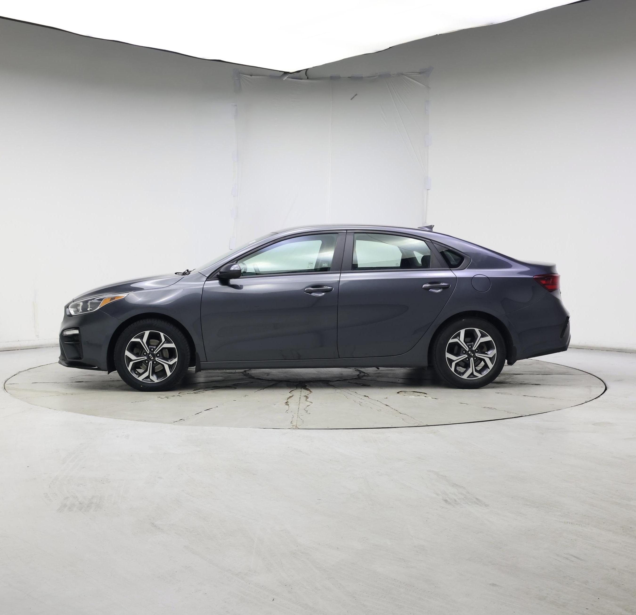 Thumbnail: 2021 Kia Forte - 3