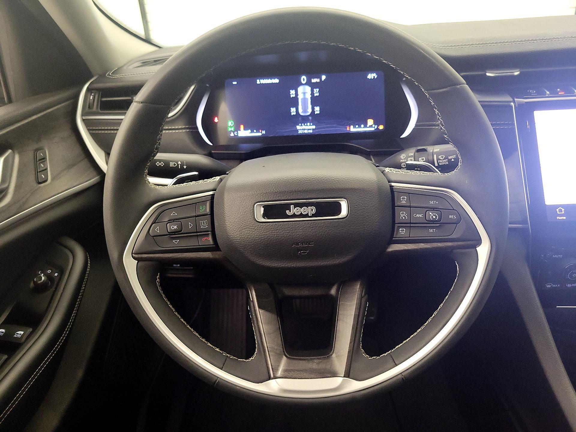 Thumbnail: 2023 Jeep Grand Cherokee - 10