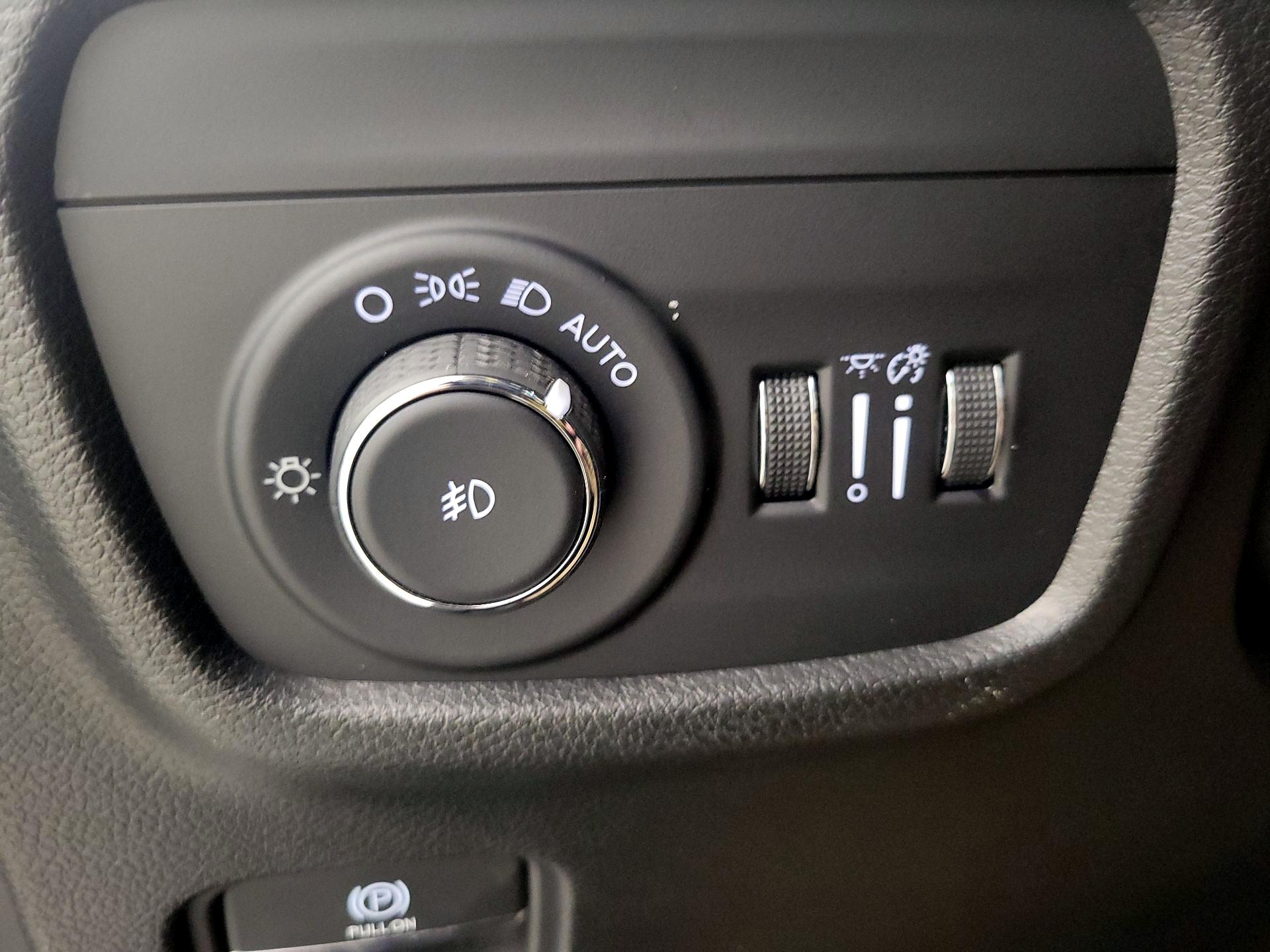 Thumbnail: 2023 Jeep Grand Cherokee - 13