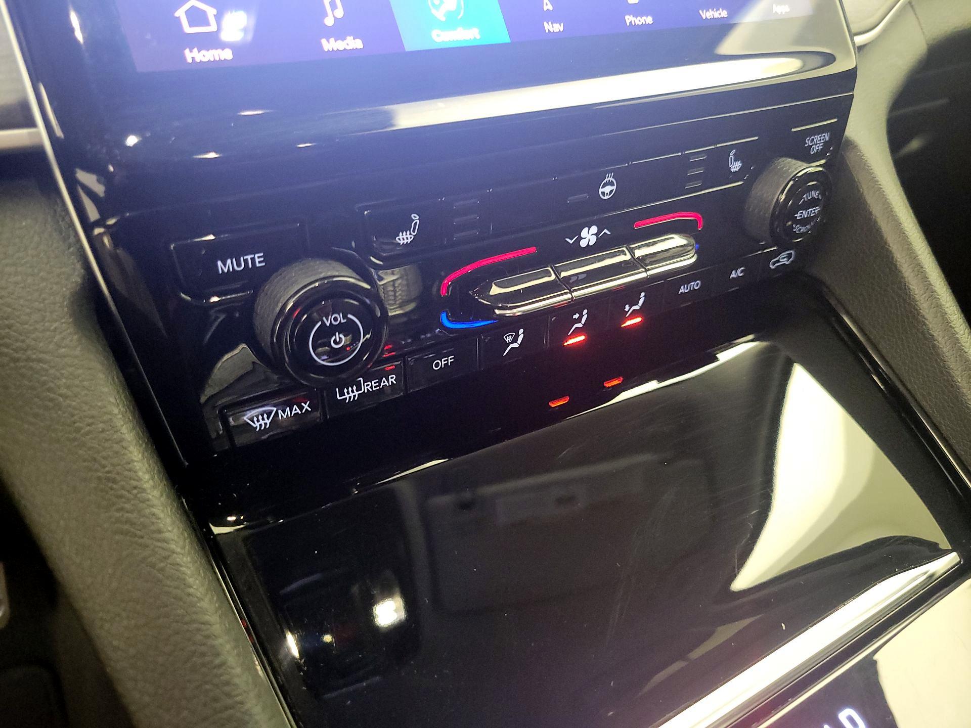 Thumbnail: 2023 Jeep Grand Cherokee - 17