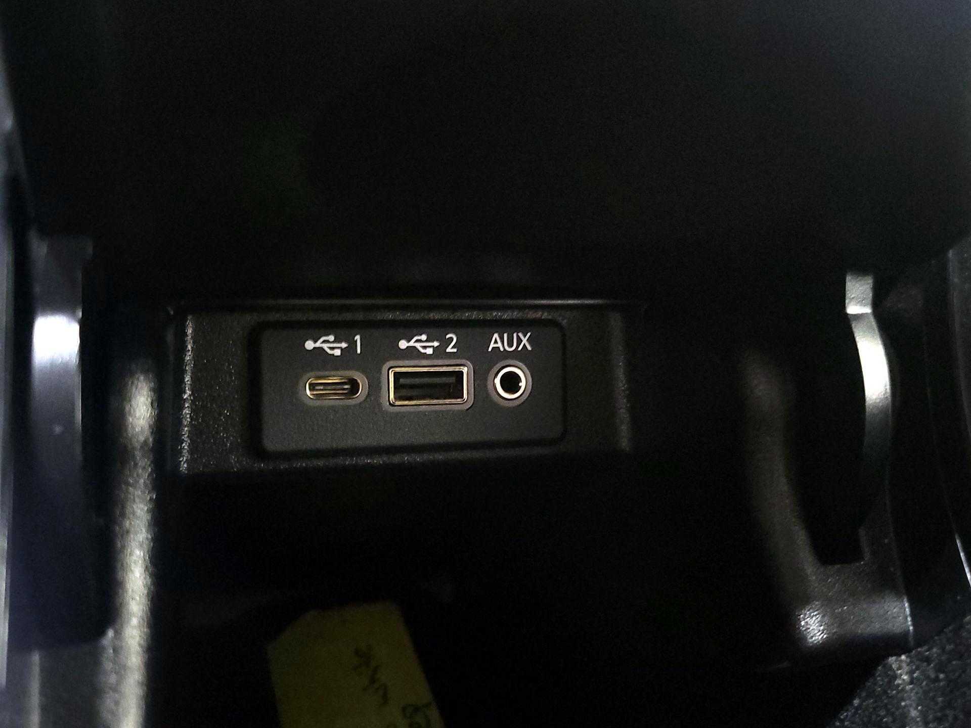 Thumbnail: 2021 Nissan Maxima - 18