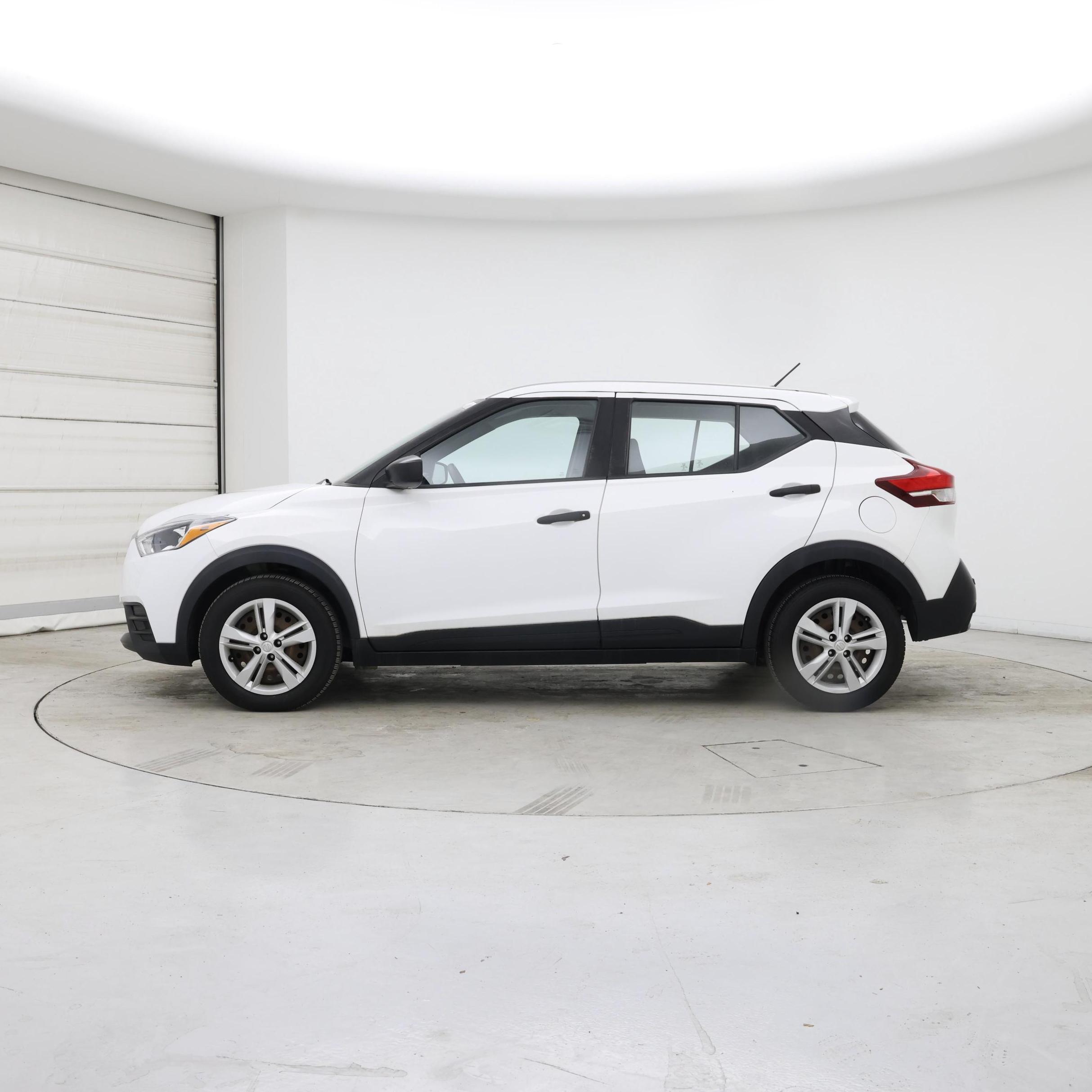 Thumbnail: 2020 Nissan Kicks - 3