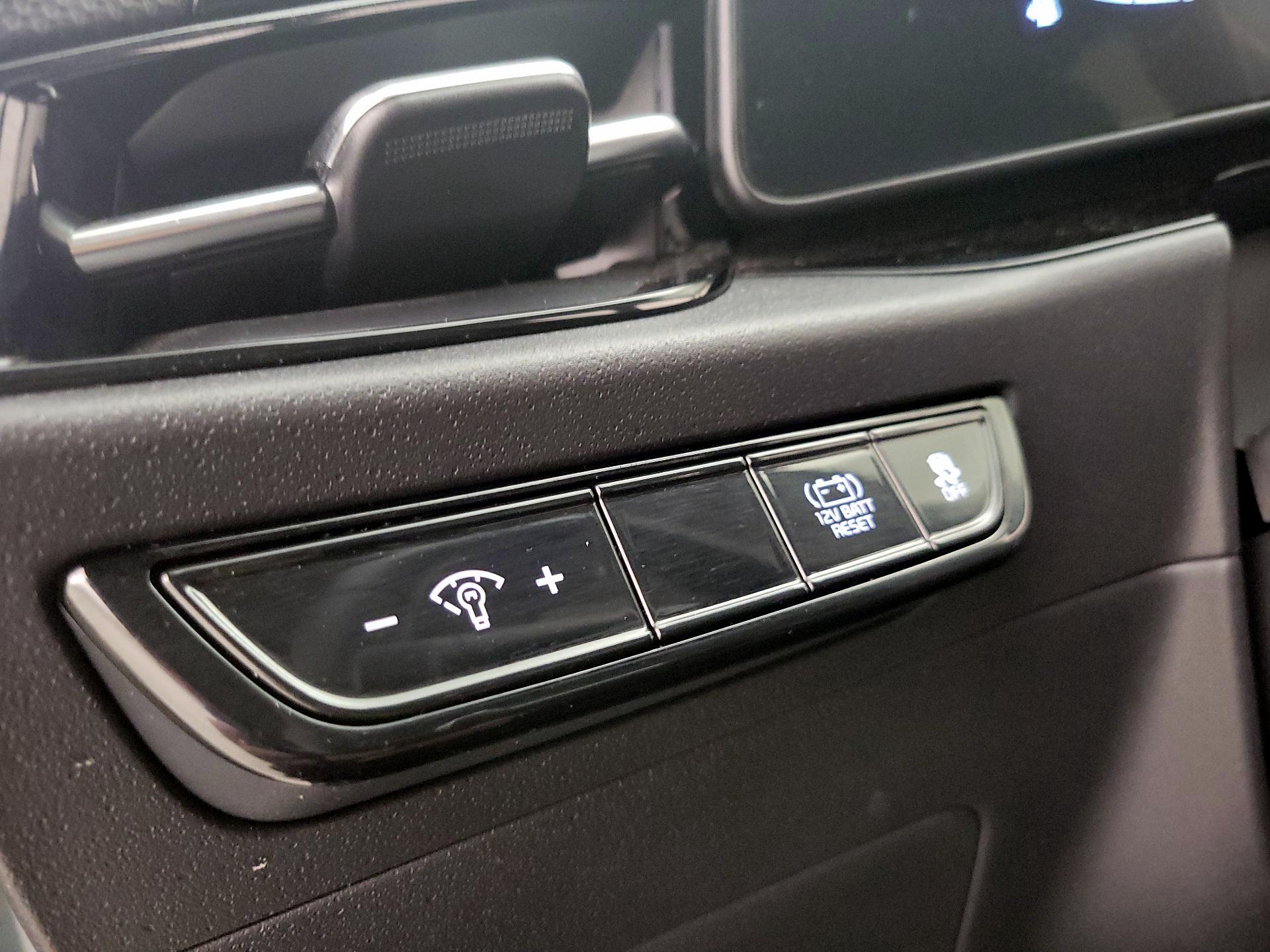 Thumbnail: 2023 Kia Niro - 13