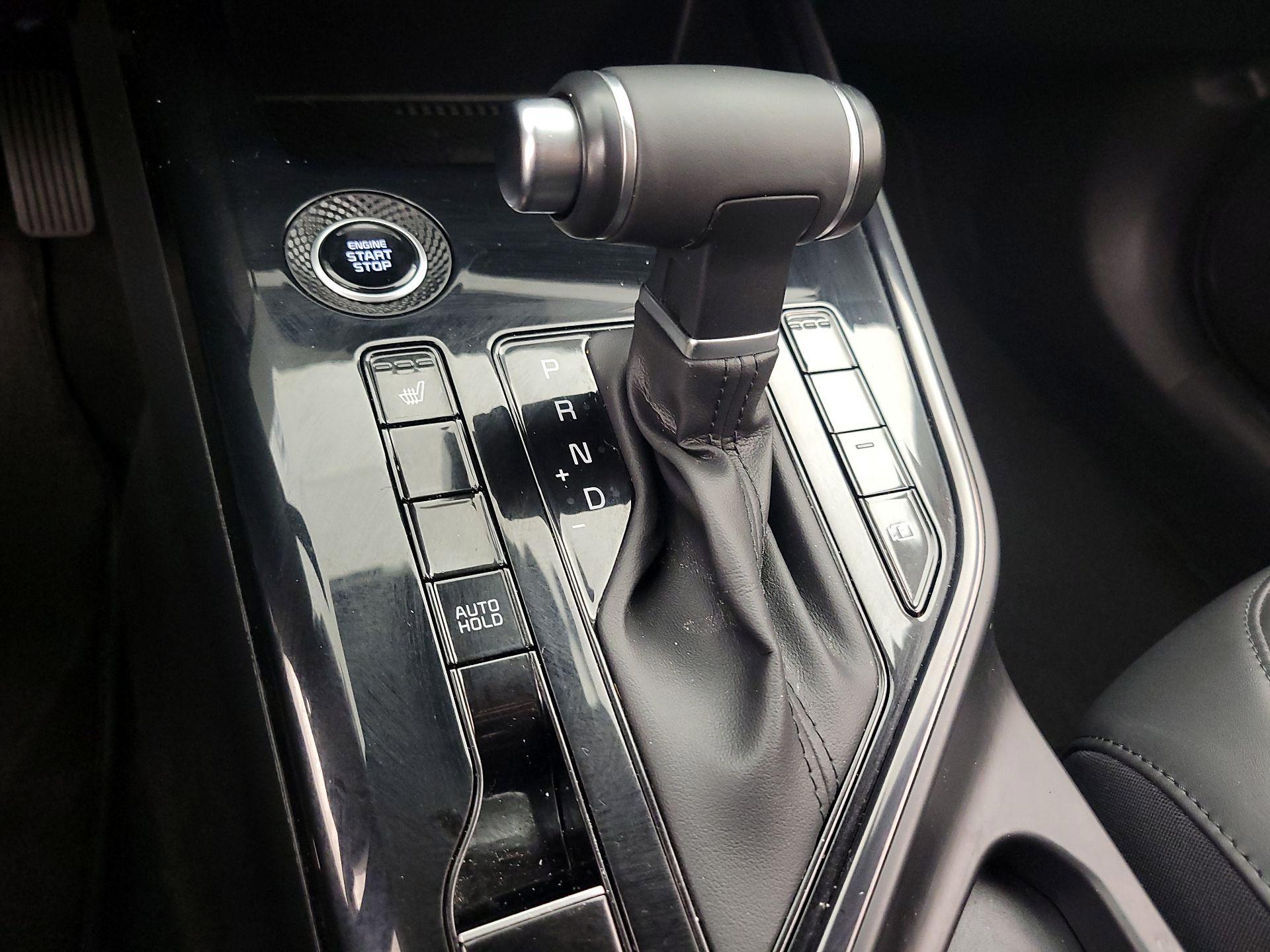 Thumbnail: 2023 Kia Niro - 17