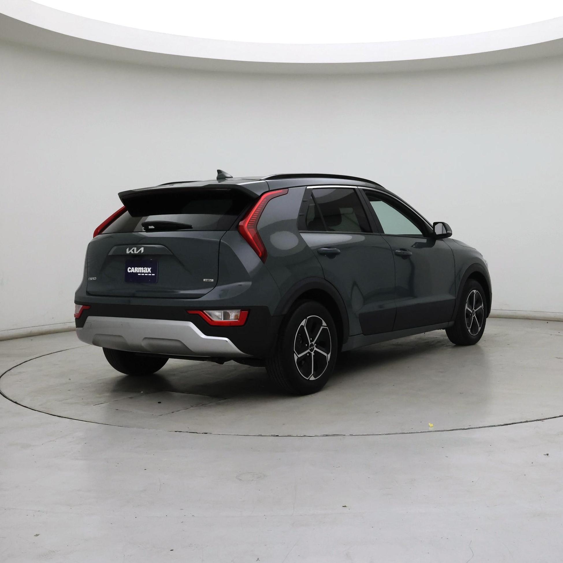 Thumbnail: 2023 Kia Niro - 8