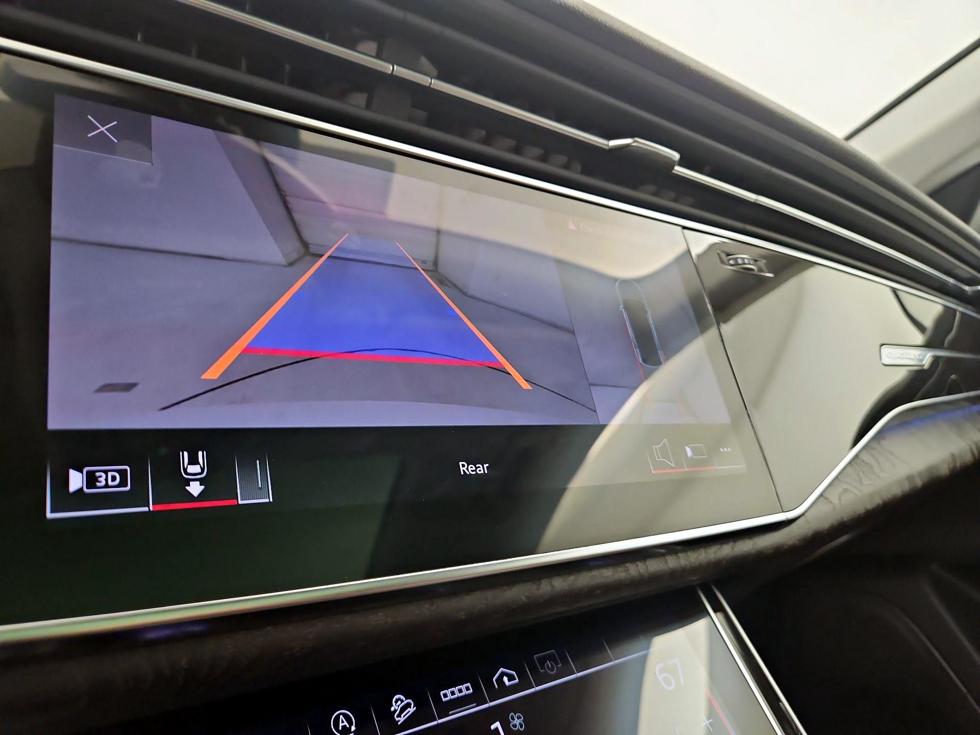 Thumbnail: 2022 Audi Q8 - 15