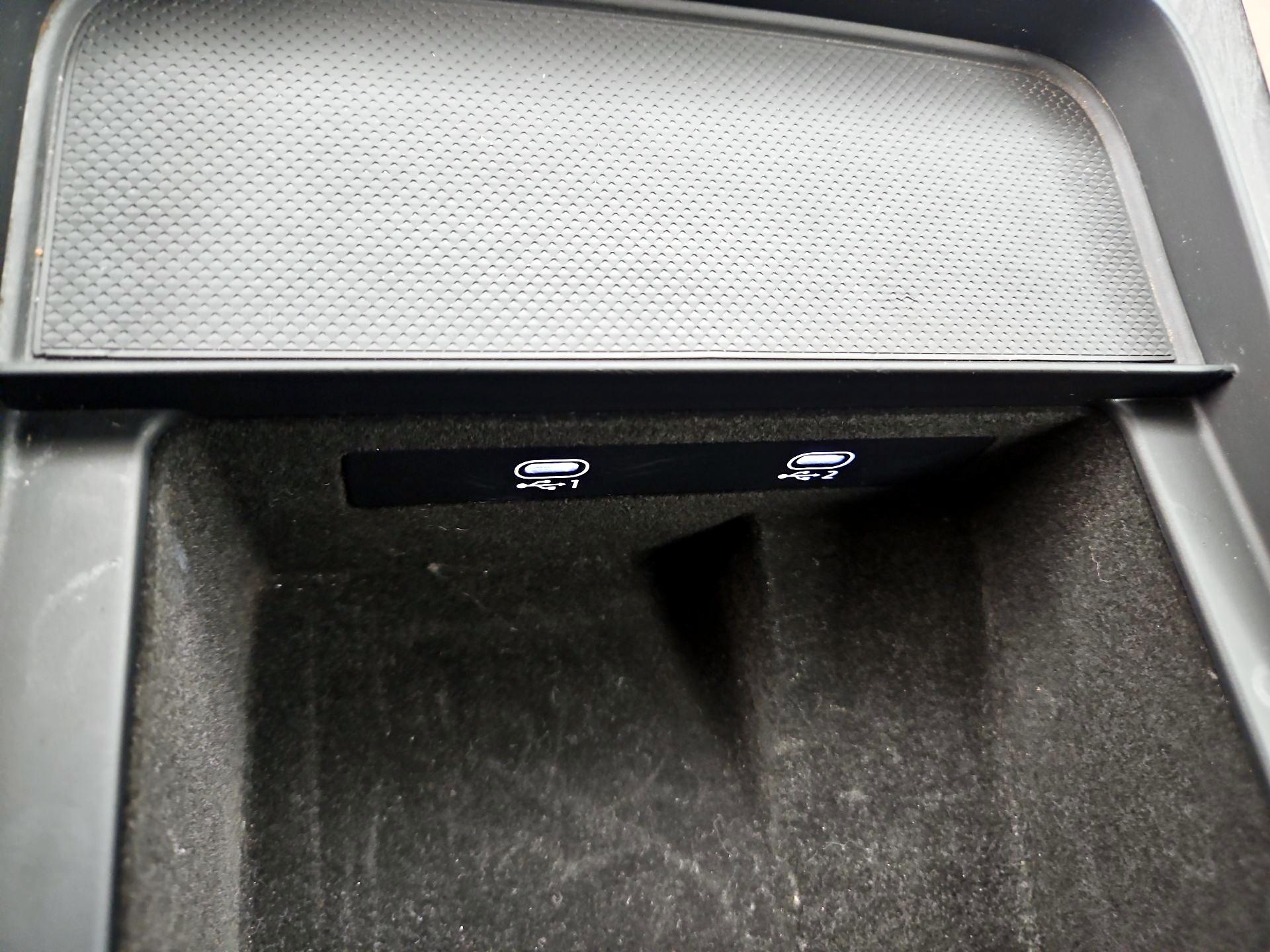 Thumbnail: 2022 Audi Q8 - 19