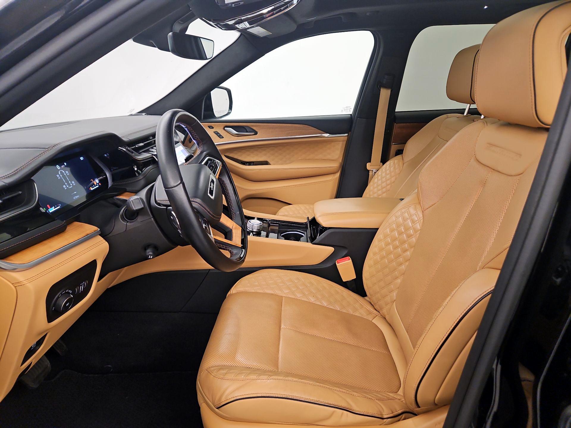 Thumbnail: 2022 Jeep Grand Cherokee - 11