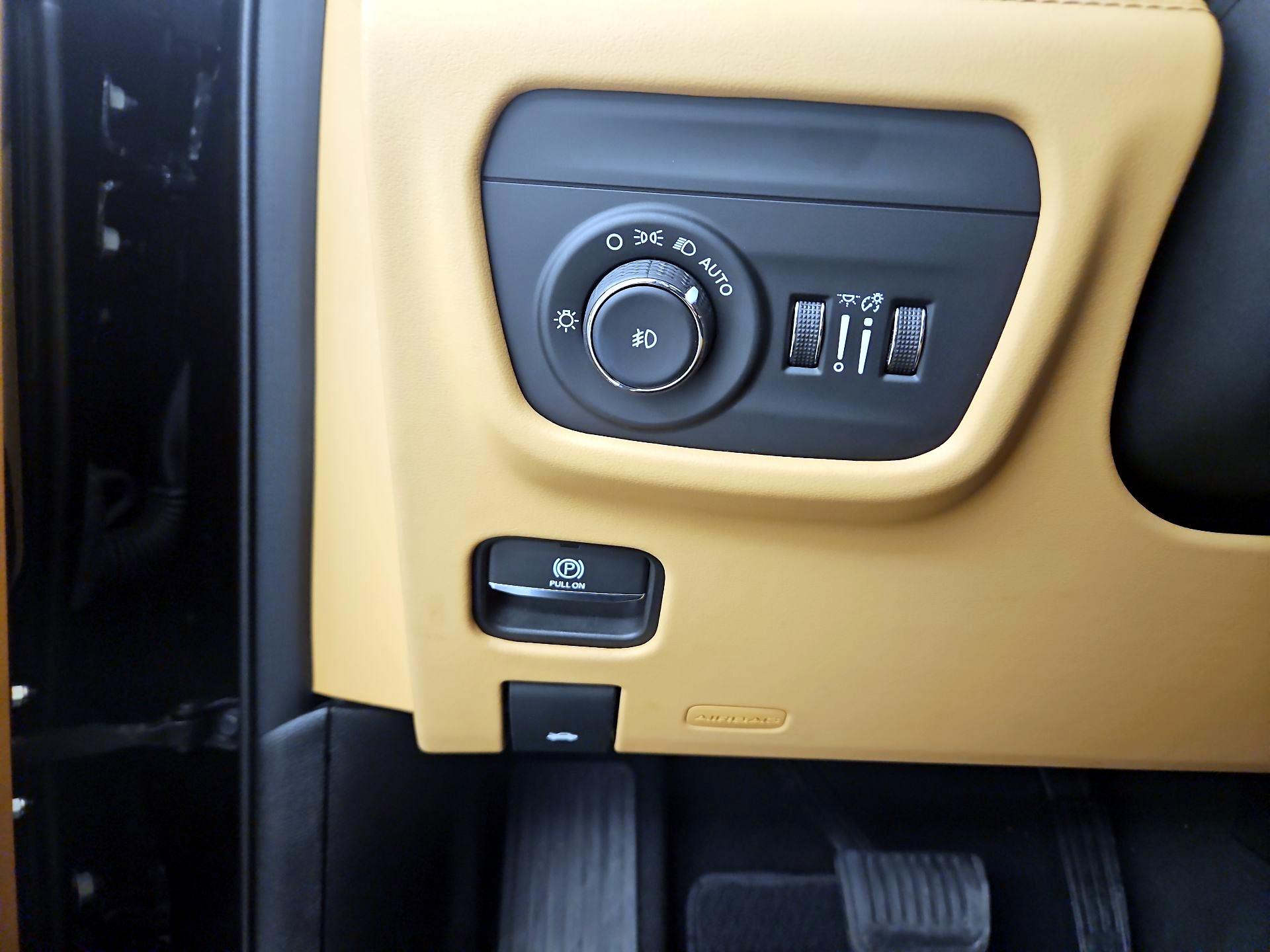 Thumbnail: 2022 Jeep Grand Cherokee - 13