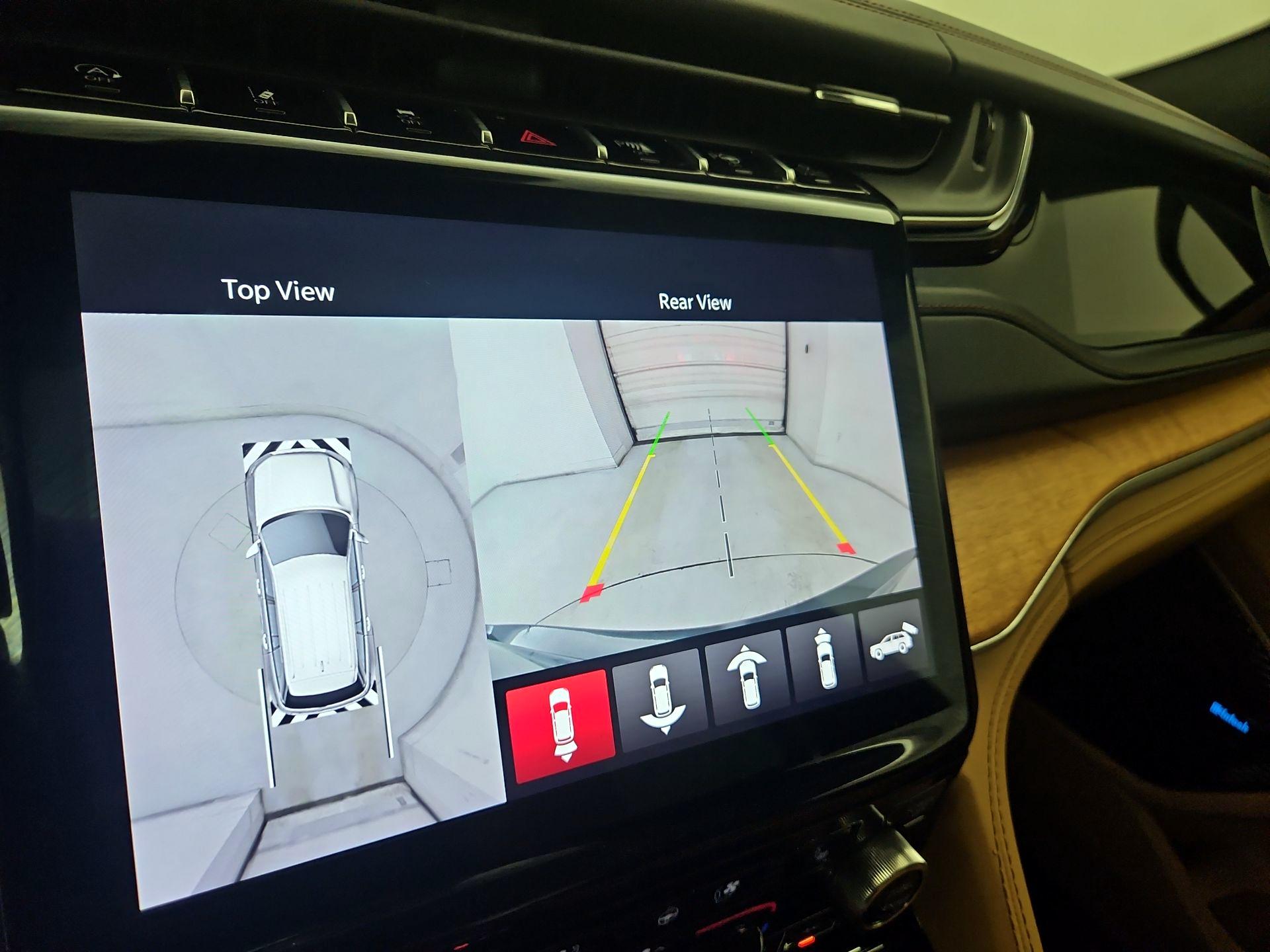 Thumbnail: 2022 Jeep Grand Cherokee - 15