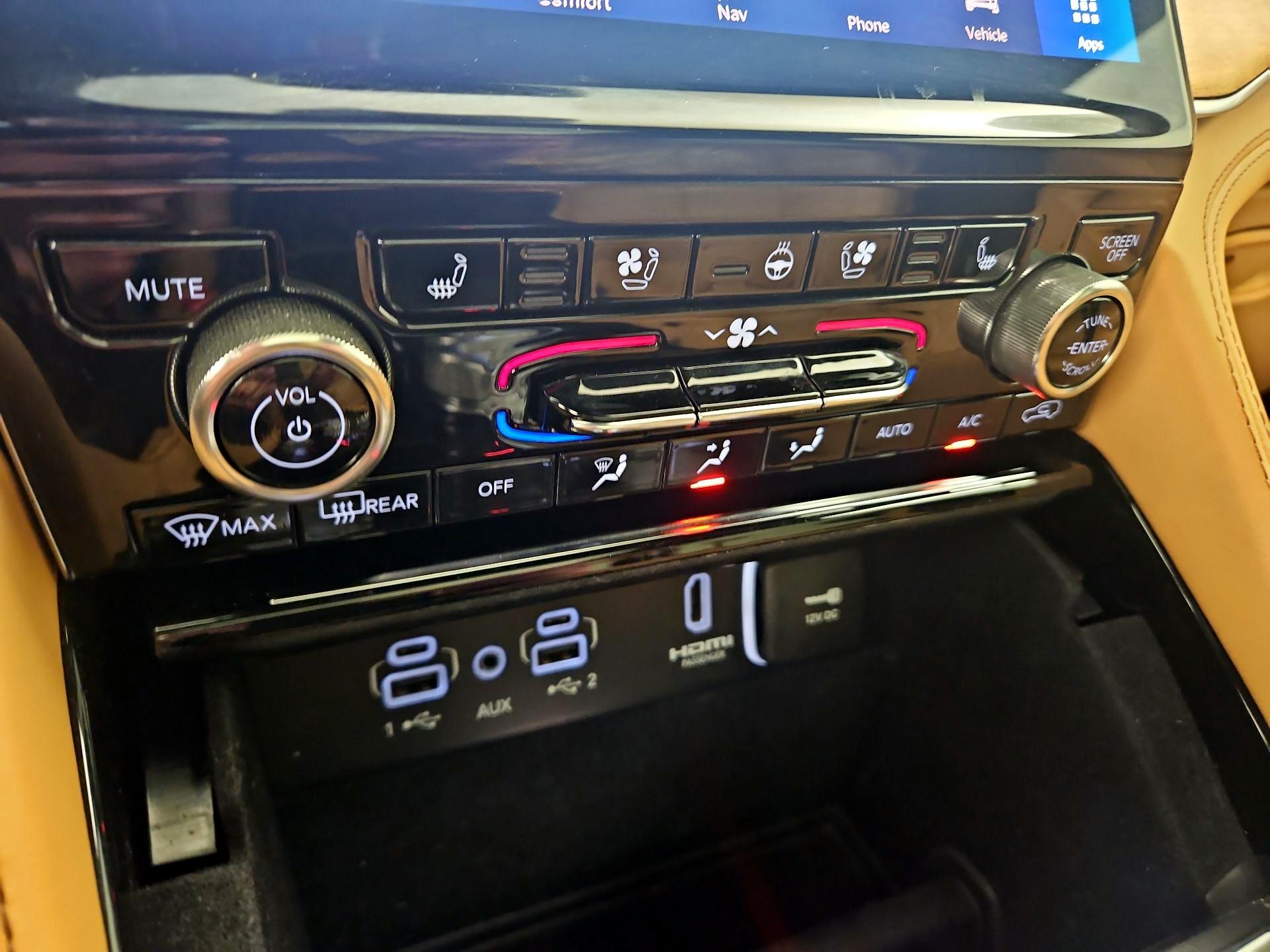 Thumbnail: 2022 Jeep Grand Cherokee - 17