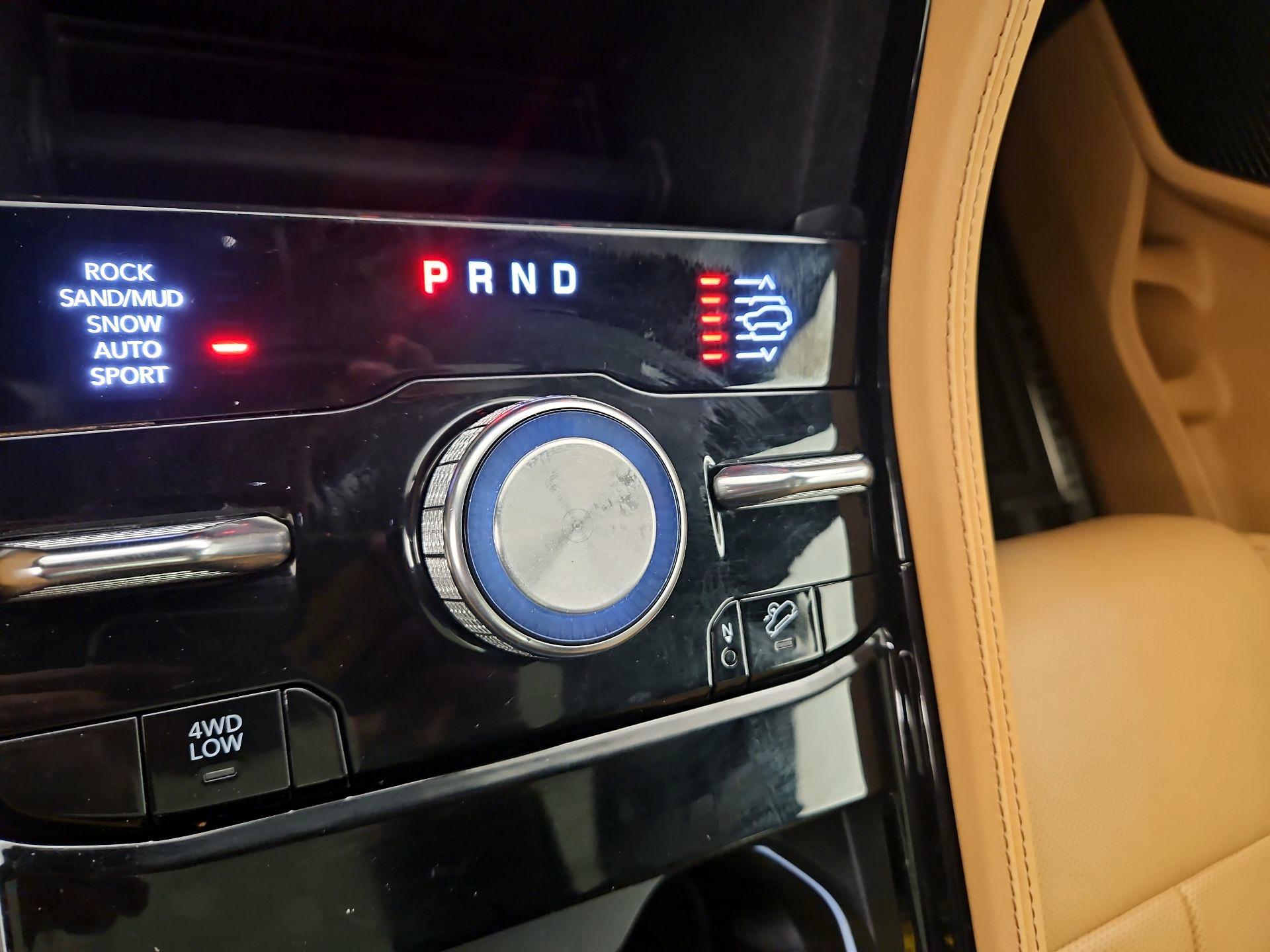 Thumbnail: 2022 Jeep Grand Cherokee - 18