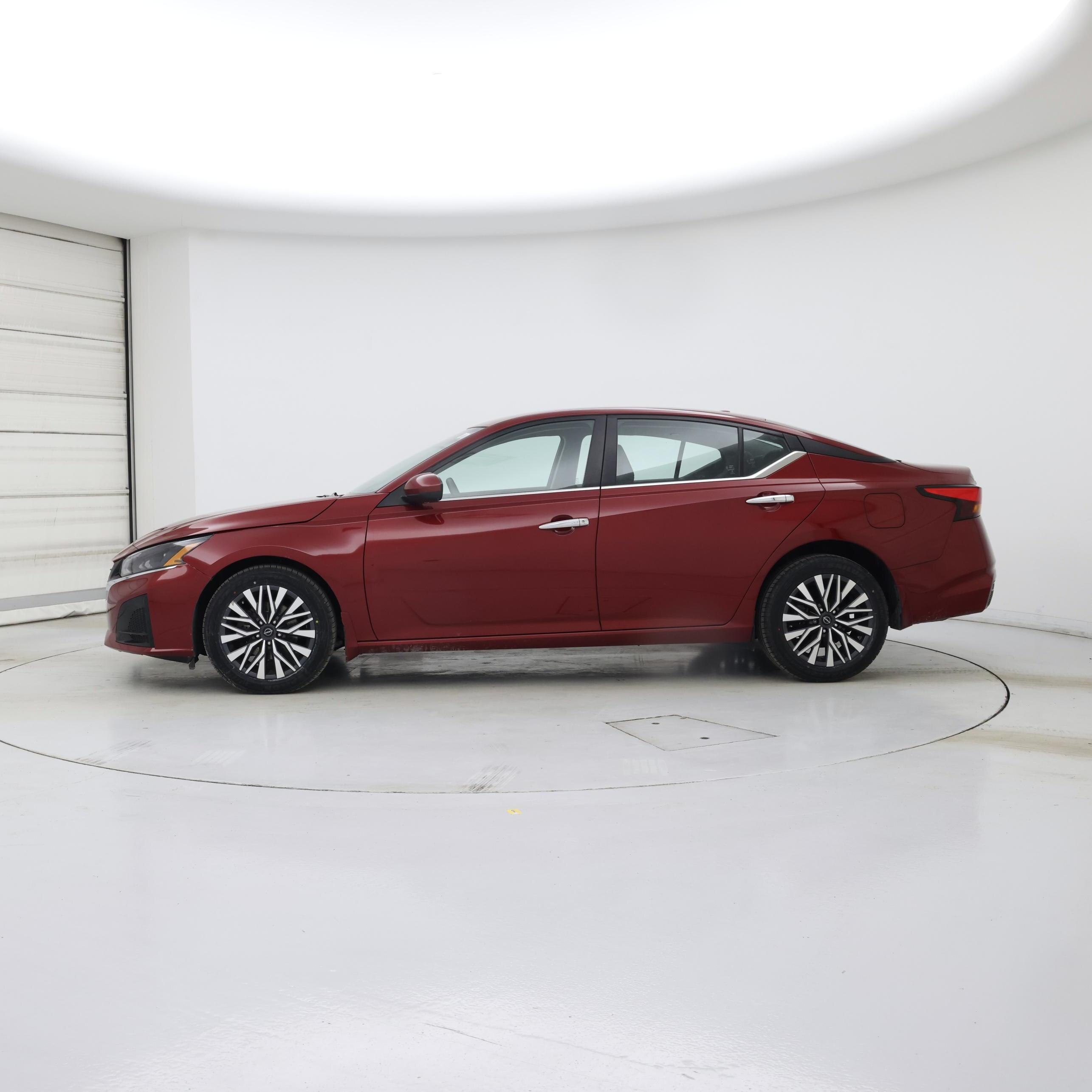 Thumbnail: 2023 Nissan Altima - 3