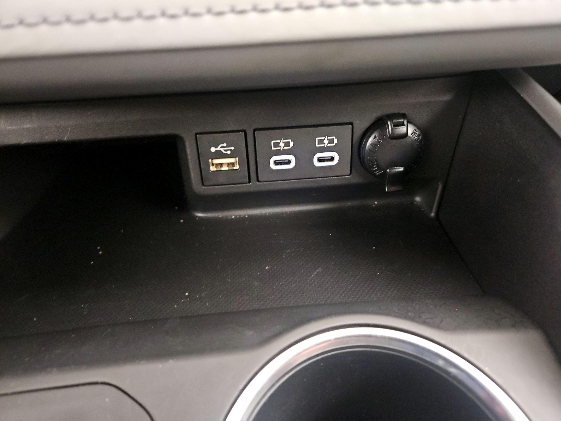 Thumbnail: 2023 Toyota Highlander - 18