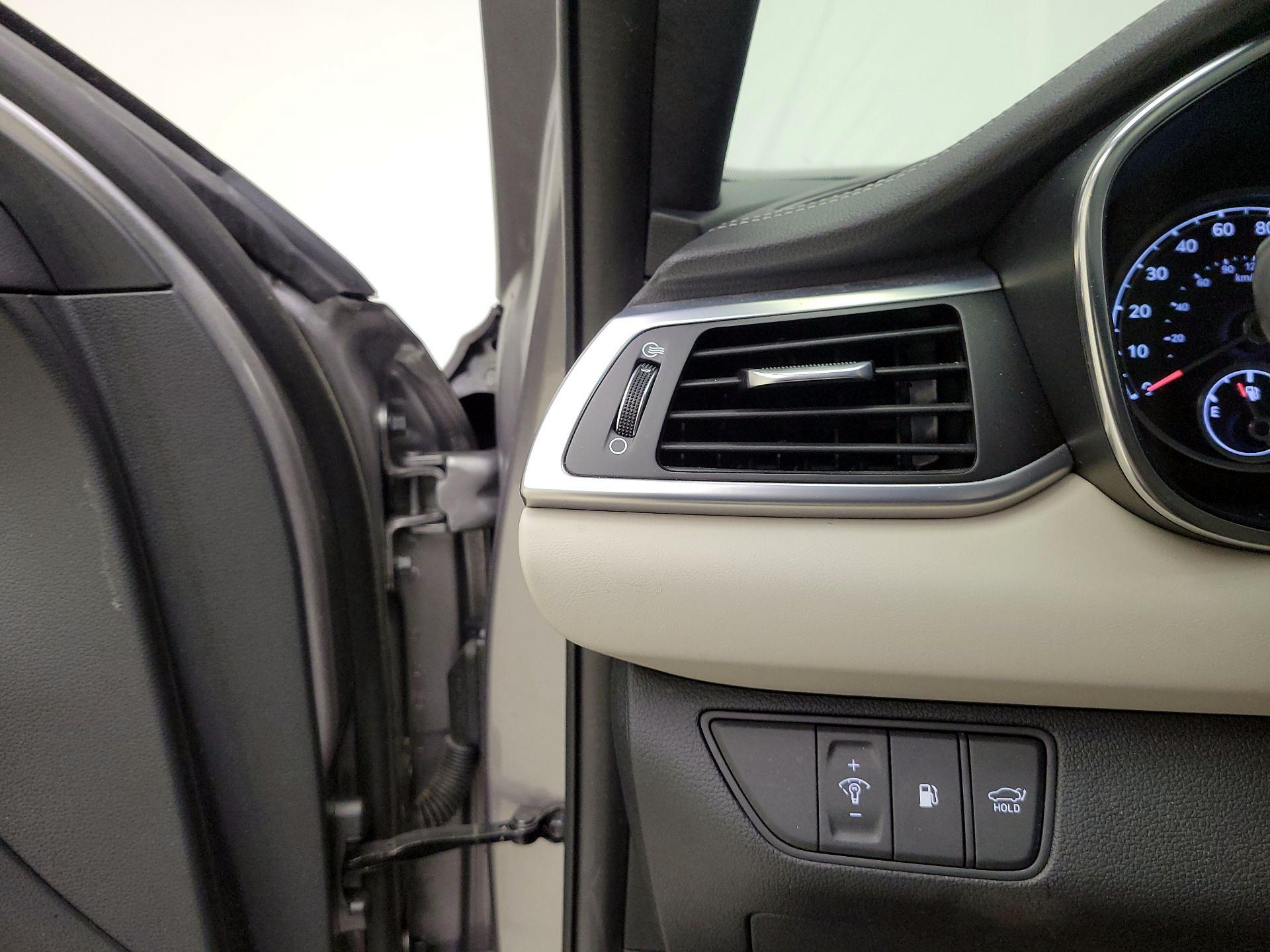 Thumbnail: 2023 Genesis G70 - 13