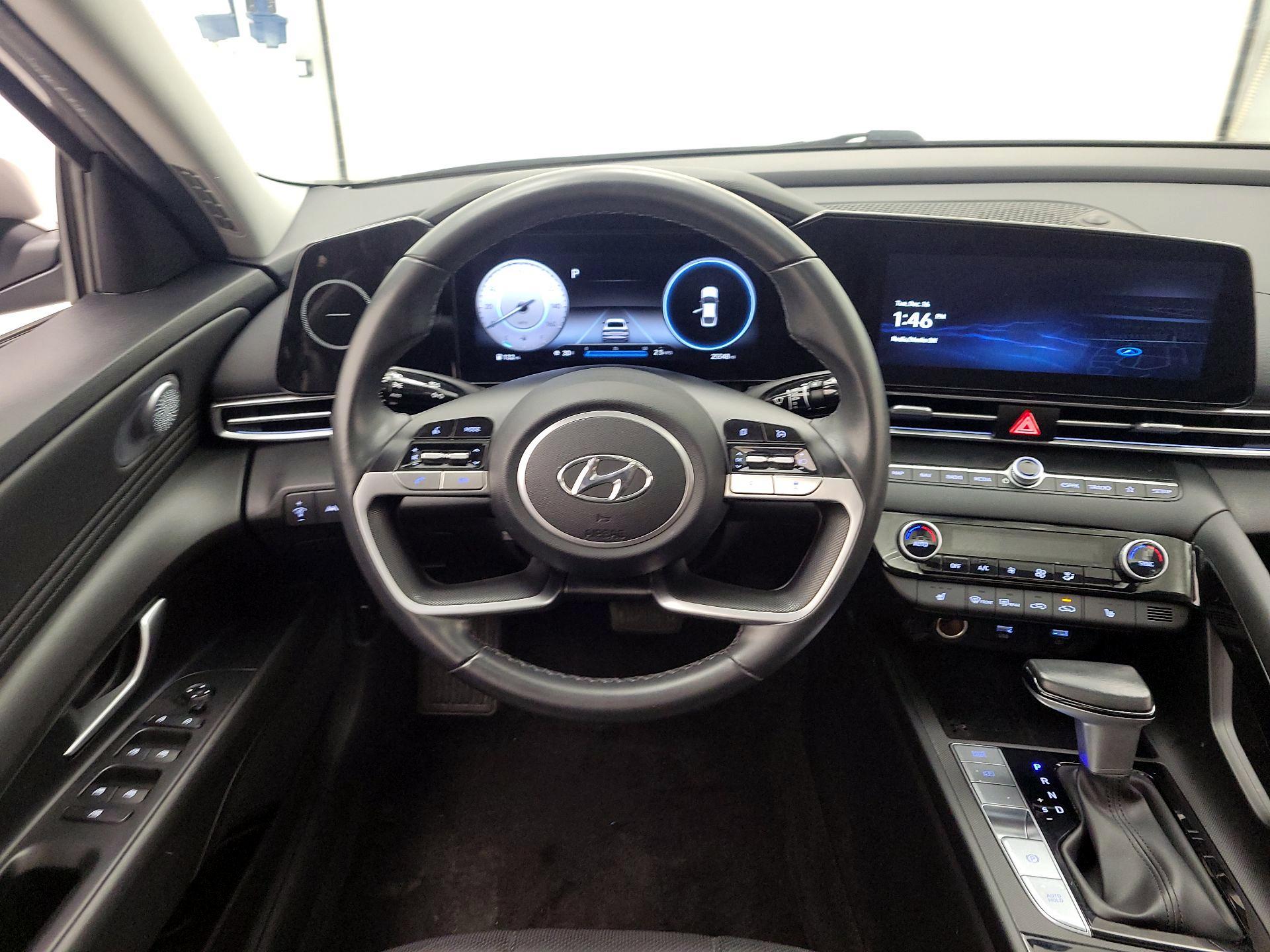 Thumbnail: 2023 Hyundai Elantra - 10