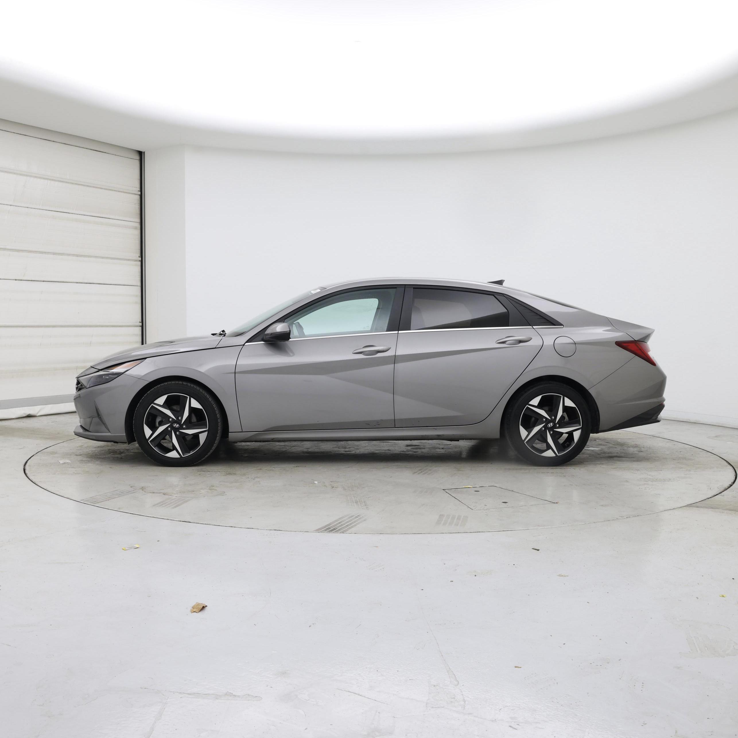 Thumbnail: 2023 Hyundai Elantra - 3